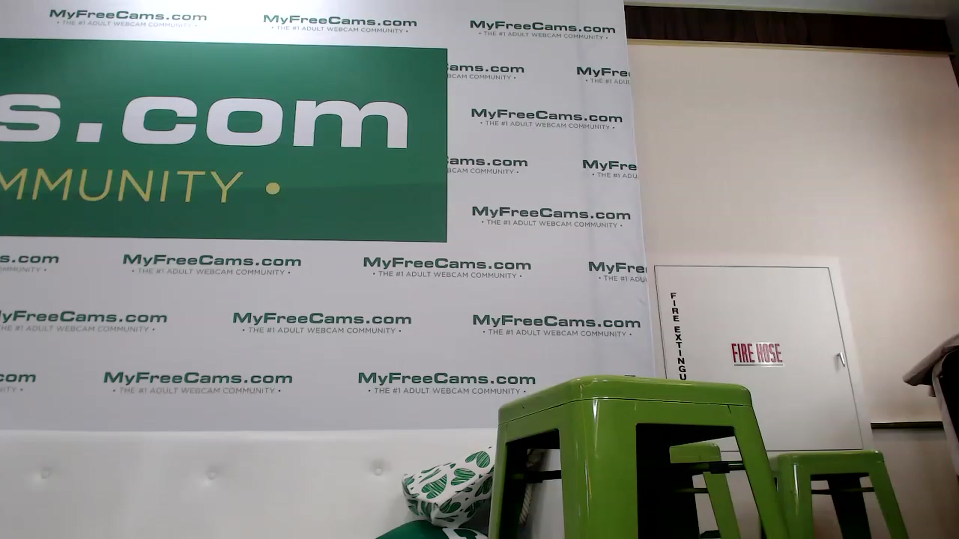 Gallery image thumbnail from Dollfacedangr's myfreecams stream on, 01/05/2023, 02:40 image 4 of 20
