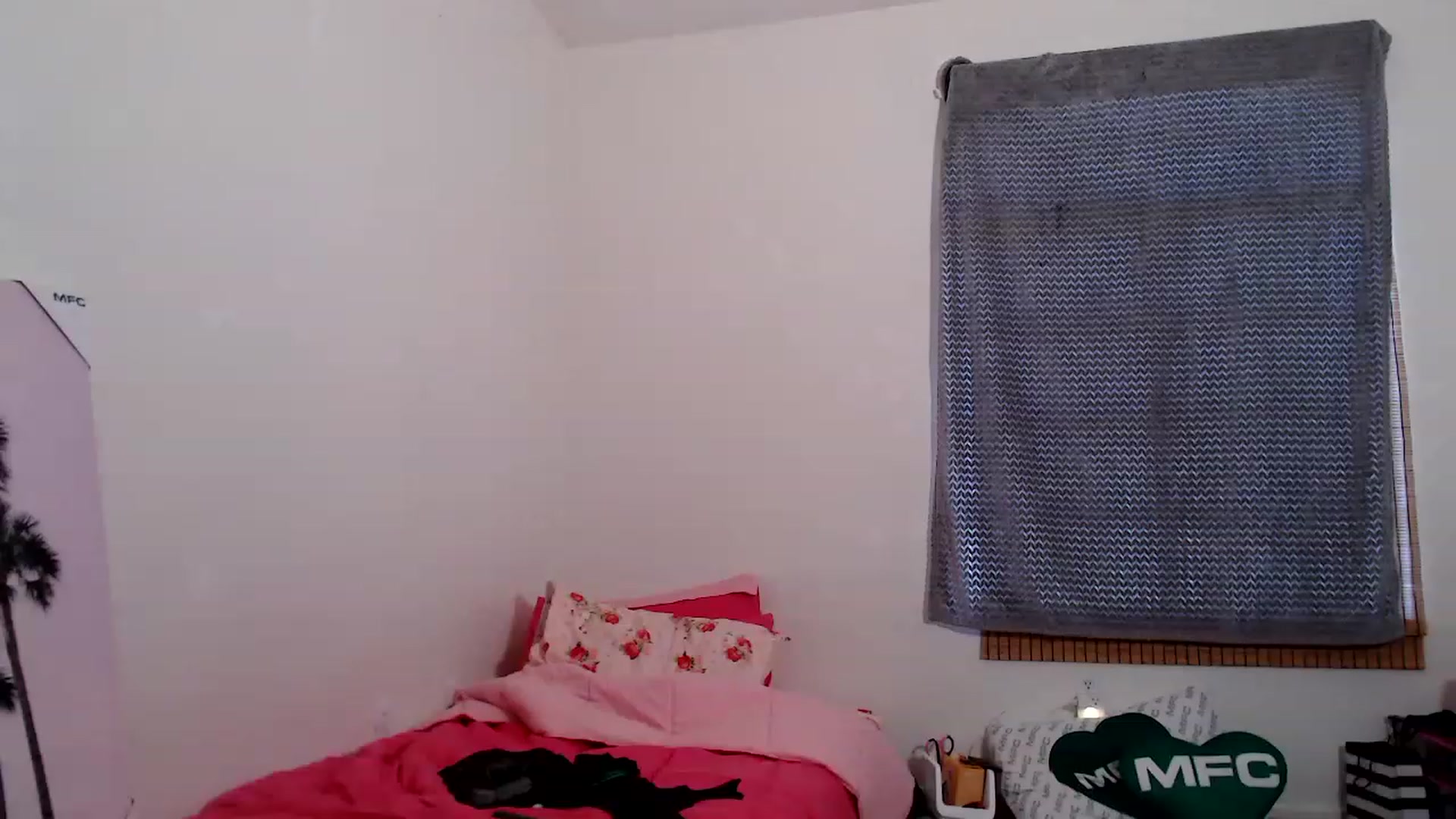 Gallery image thumbnail from Dollfacedangr's myfreecams stream on, 01/12/2023, 18:12 image 5 of 20