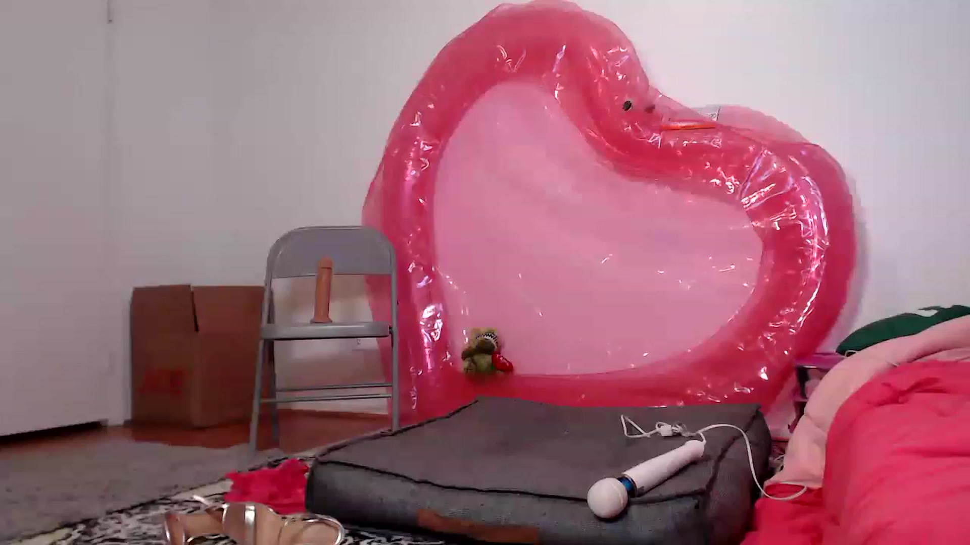 Gallery image thumbnail from Dollfacedangr's myfreecams stream on, 02/15/2023, 08:48 image 13 of 20