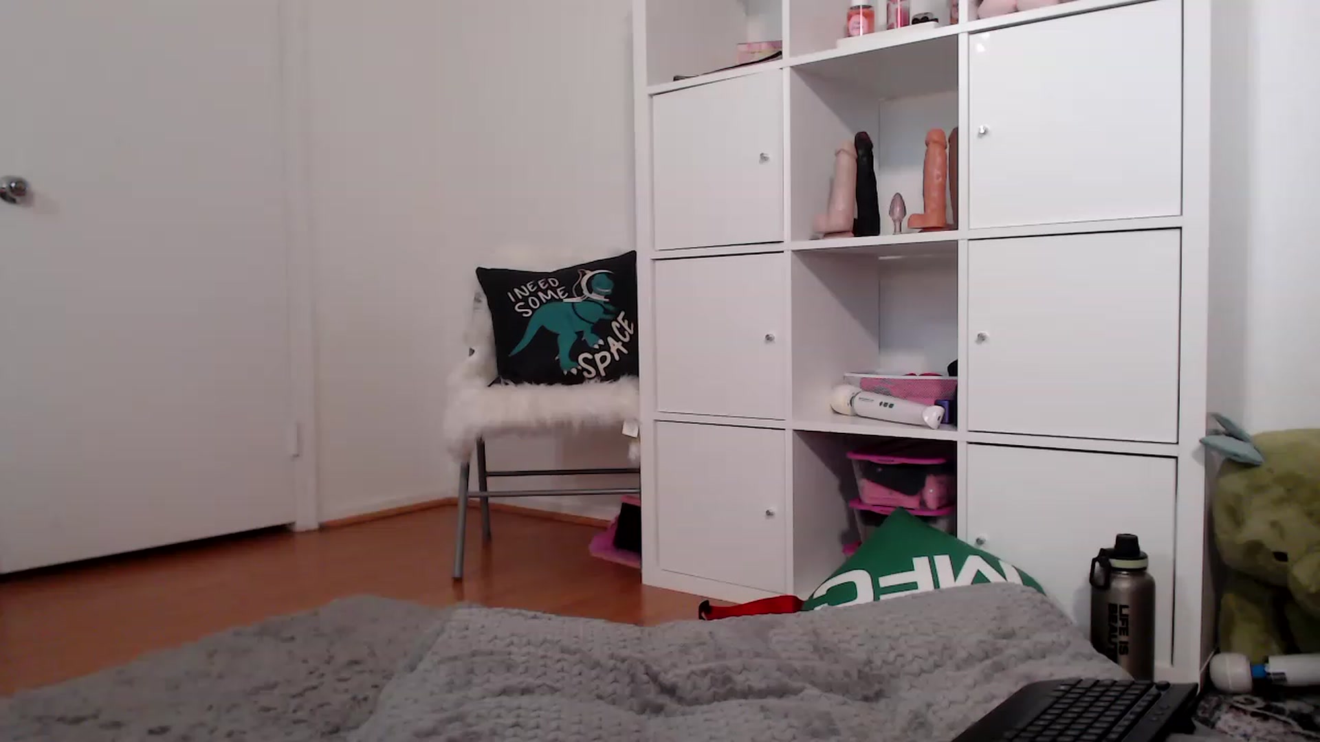 Gallery image thumbnail from Dollfacedangr's myfreecams stream on, 06/05/2023, 05:39 image 9 of 20