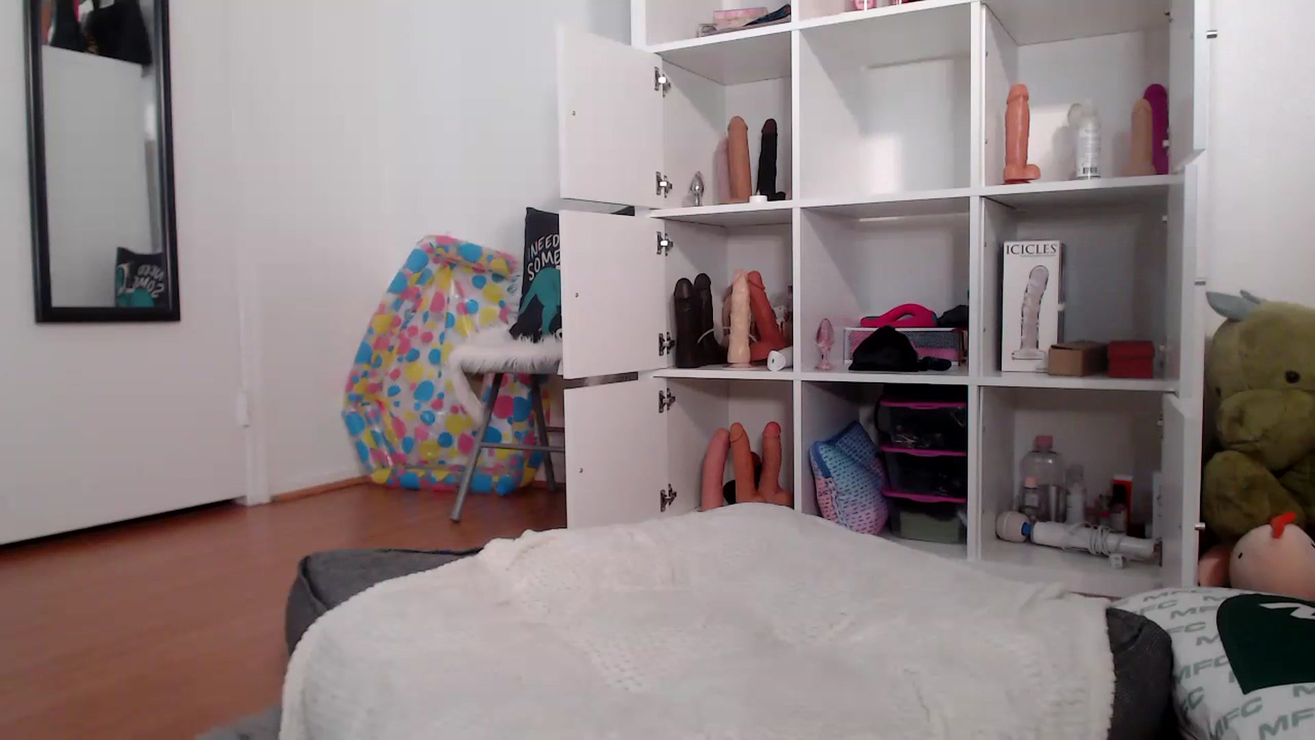 Gallery image thumbnail from Dollfacedangr's myfreecams stream on, 07/06/2023, 04:52 image 6 of 20