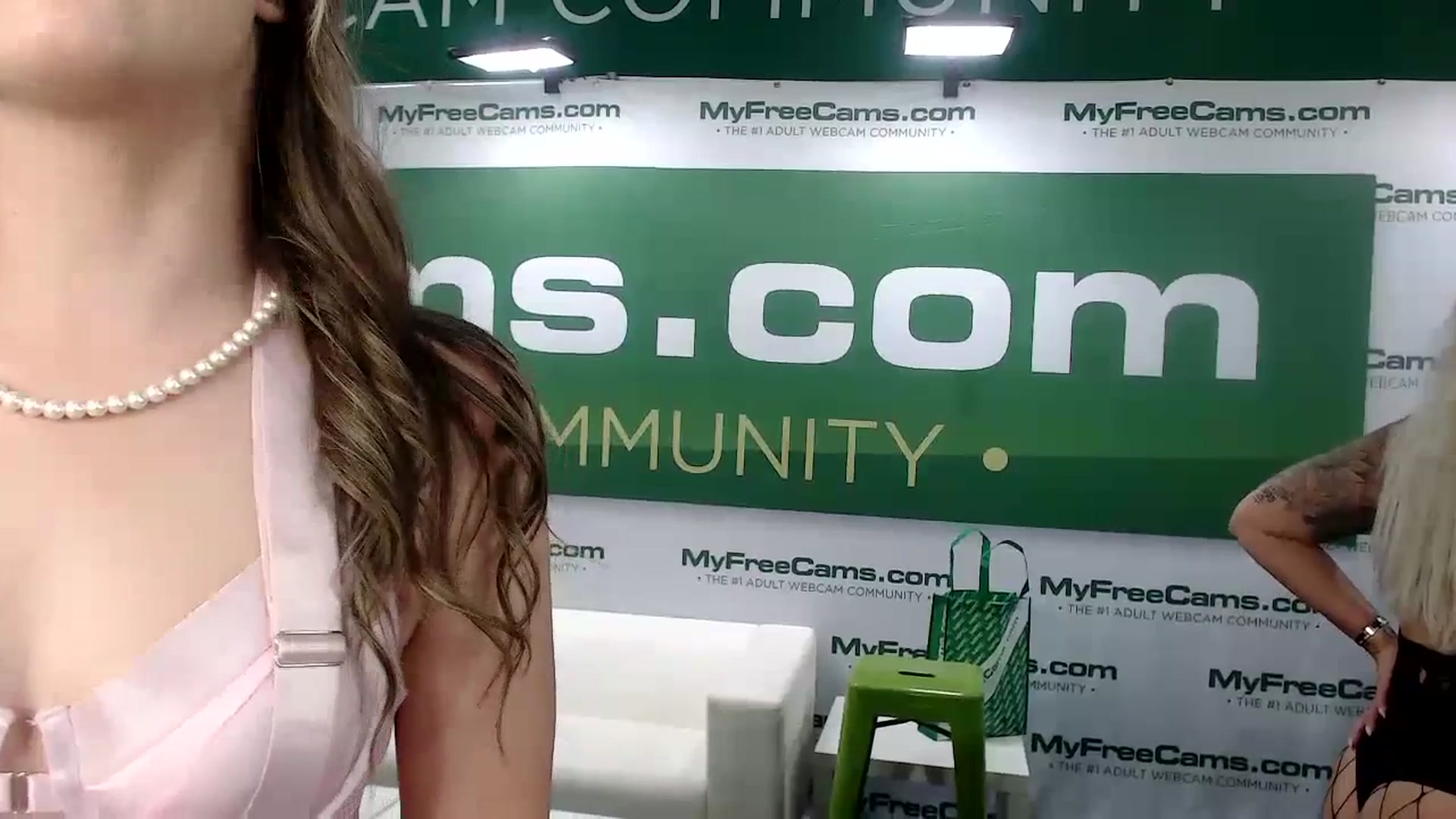 Gallery image thumbnail from Dollfacedangr's myfreecams stream on, 07/15/2023, 19:55 image 19 of 20