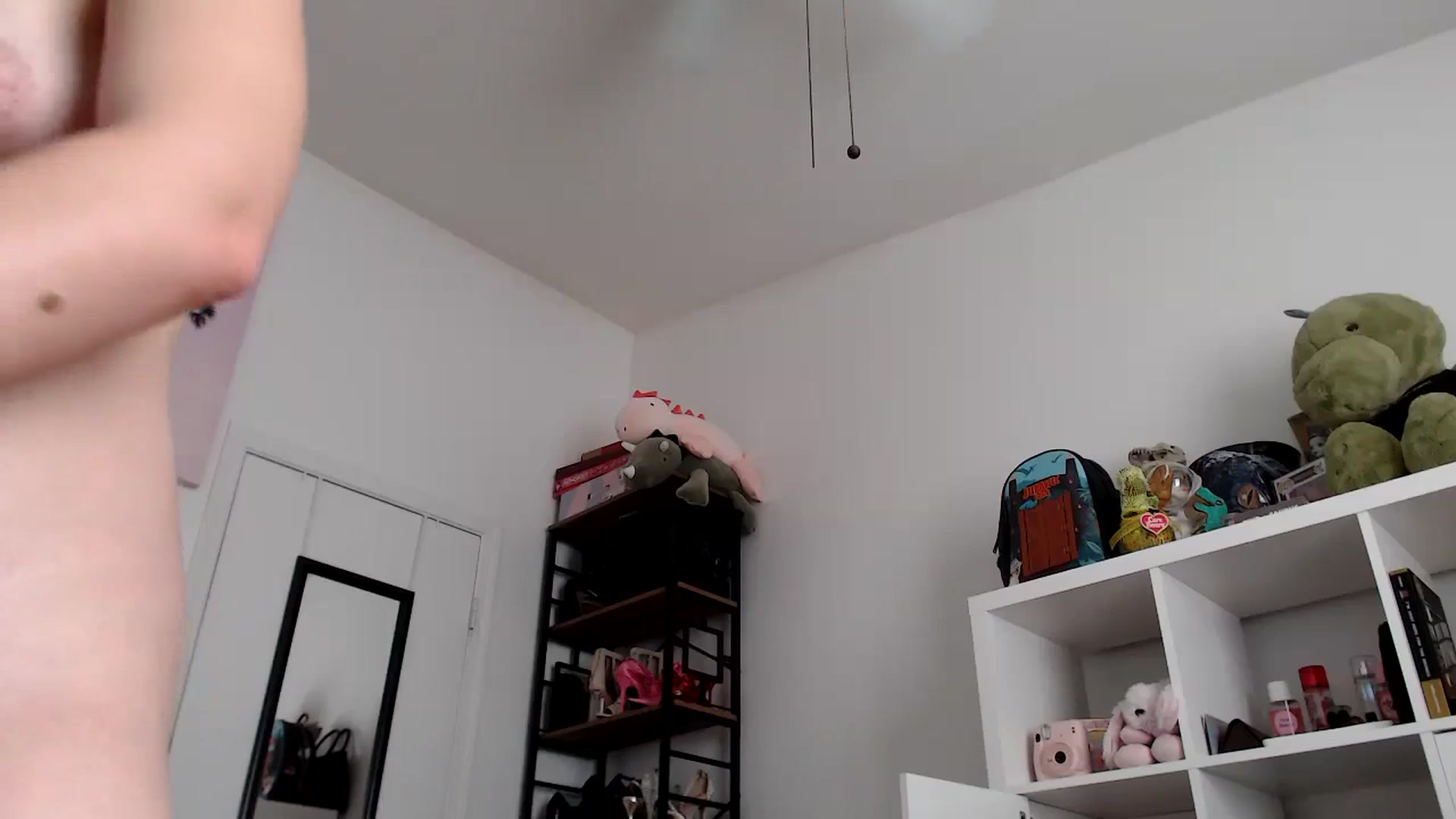 Gallery image thumbnail from Dollfacedangr's myfreecams stream on, 09/07/2023, 22:52 image 17 of 20