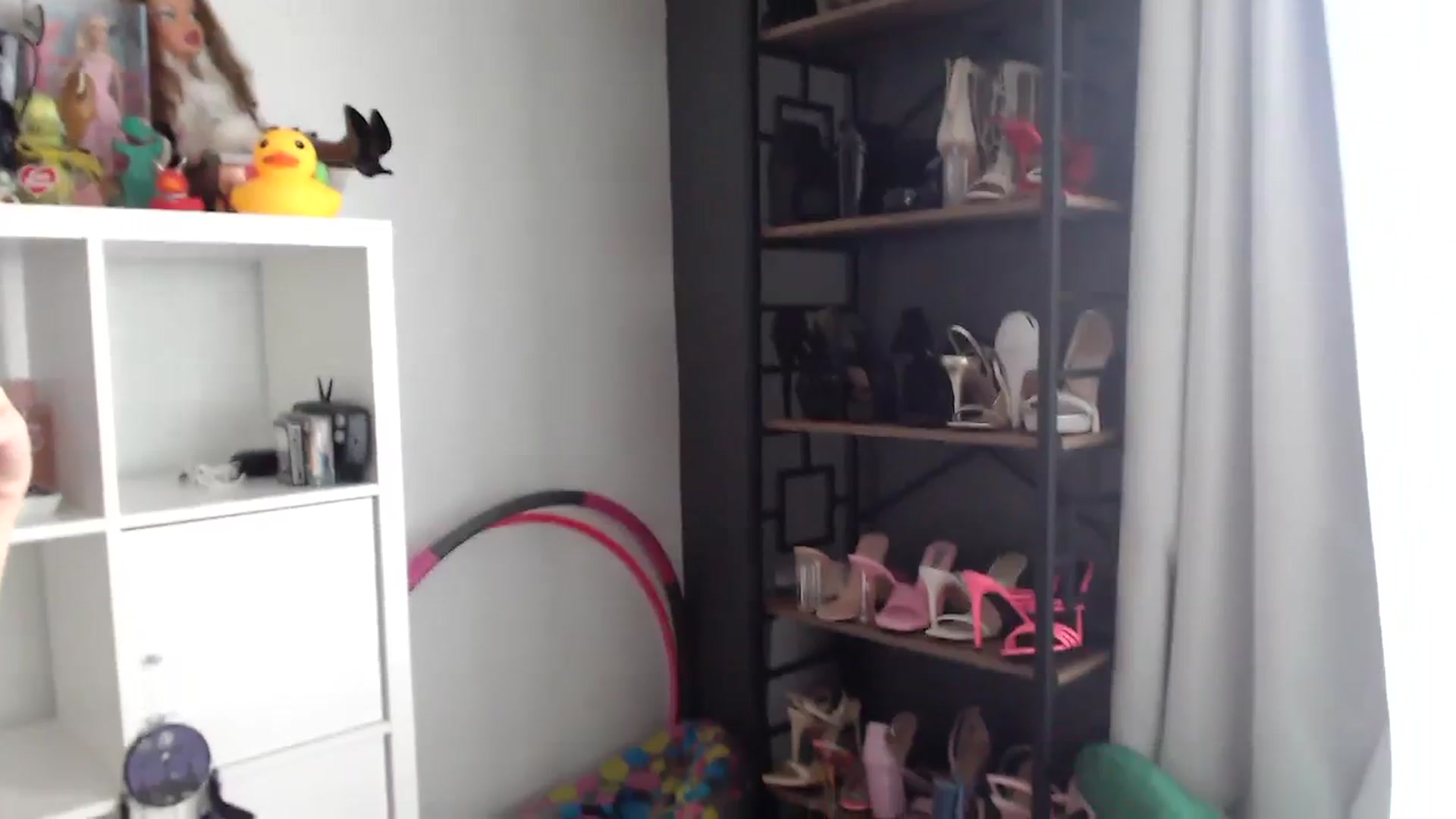 Gallery image thumbnail from Dollfacedangr's myfreecams stream on, 11/07/2023, 22:24 image 5 of 20