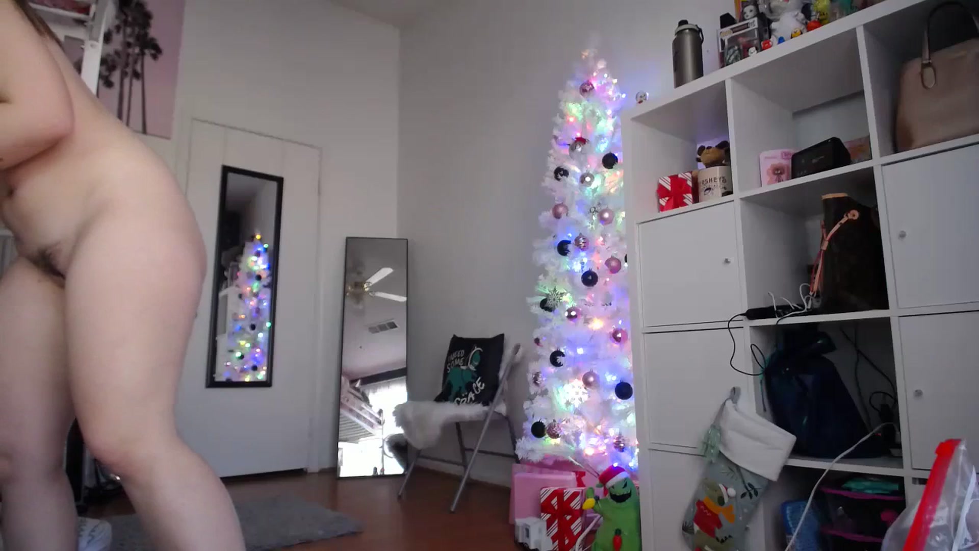 Gallery image thumbnail from Dollfacedangr's myfreecams stream on, 12/20/2023, 18:51 image 18 of 20