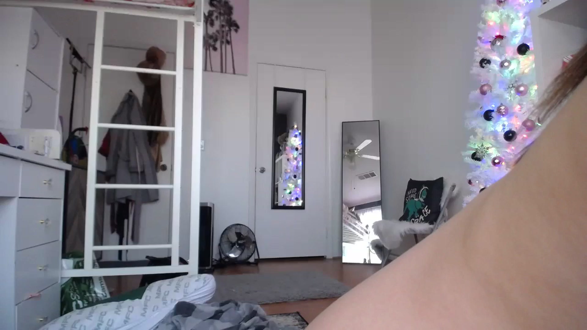 Gallery image thumbnail from Dollfacedangr's myfreecams stream on, 12/20/2023, 20:38 image 4 of 20