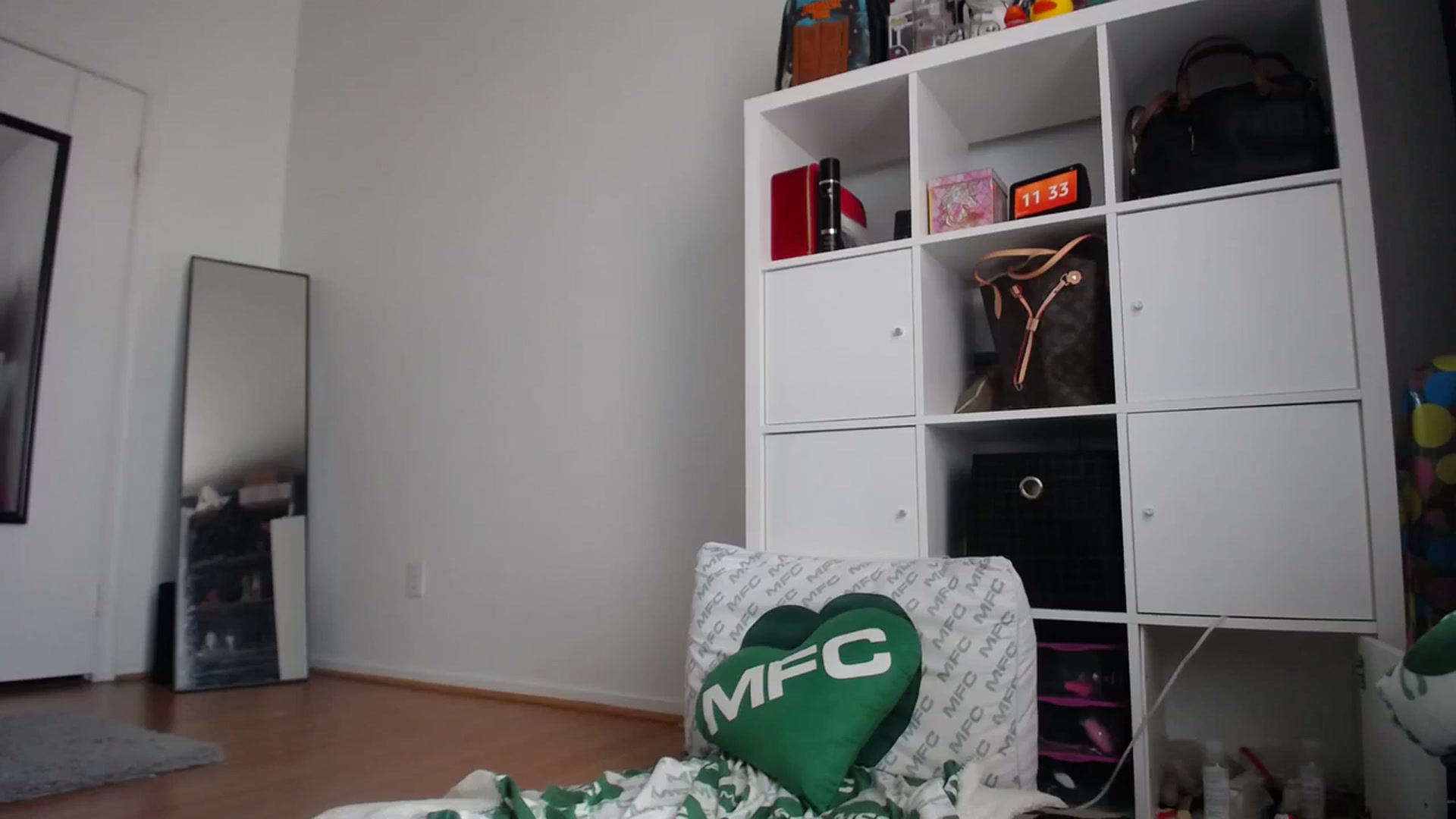 Gallery image thumbnail from Dollfacedangr's myfreecams stream on, 01/17/2024, 20:03 image 13 of 20