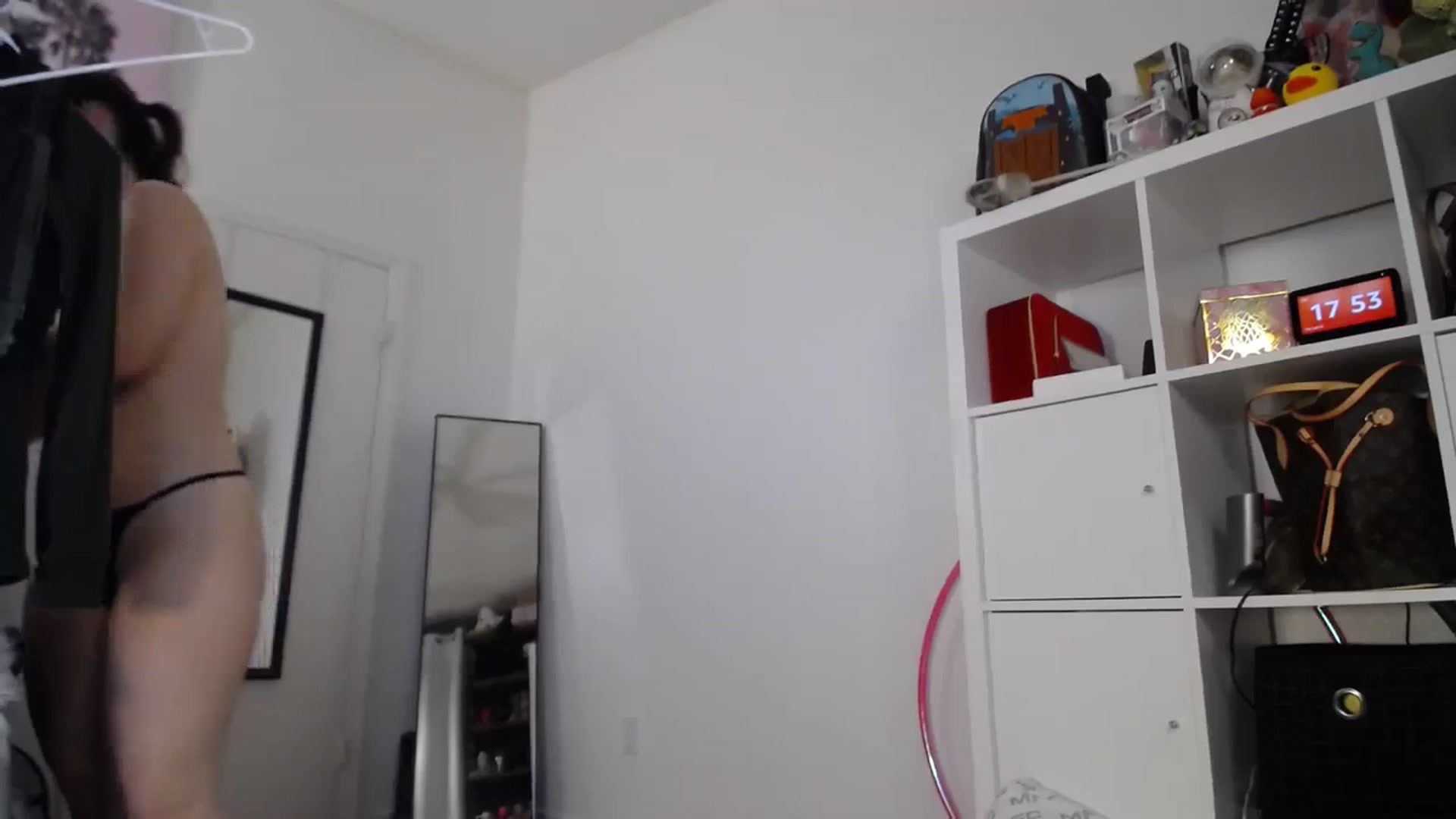 Gallery image thumbnail from Dollfacedangr's myfreecams stream on, 01/19/2024, 03:30 image 6 of 20