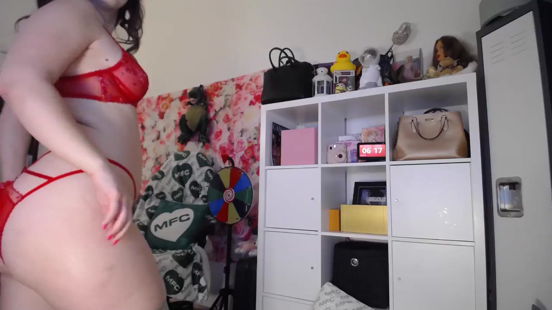 Gallery image thumbnail from Dollfacedangr's myfreecams stream on, 05/15/2024, 13:29 image 13 of 20