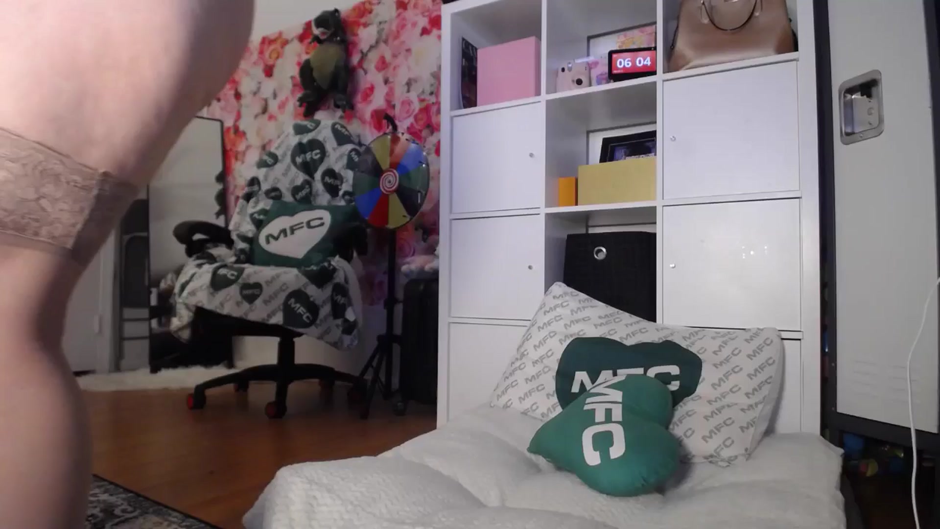Gallery image thumbnail from Dollfacedangr's myfreecams stream on, 05/15/2024, 13:29 image 2 of 20