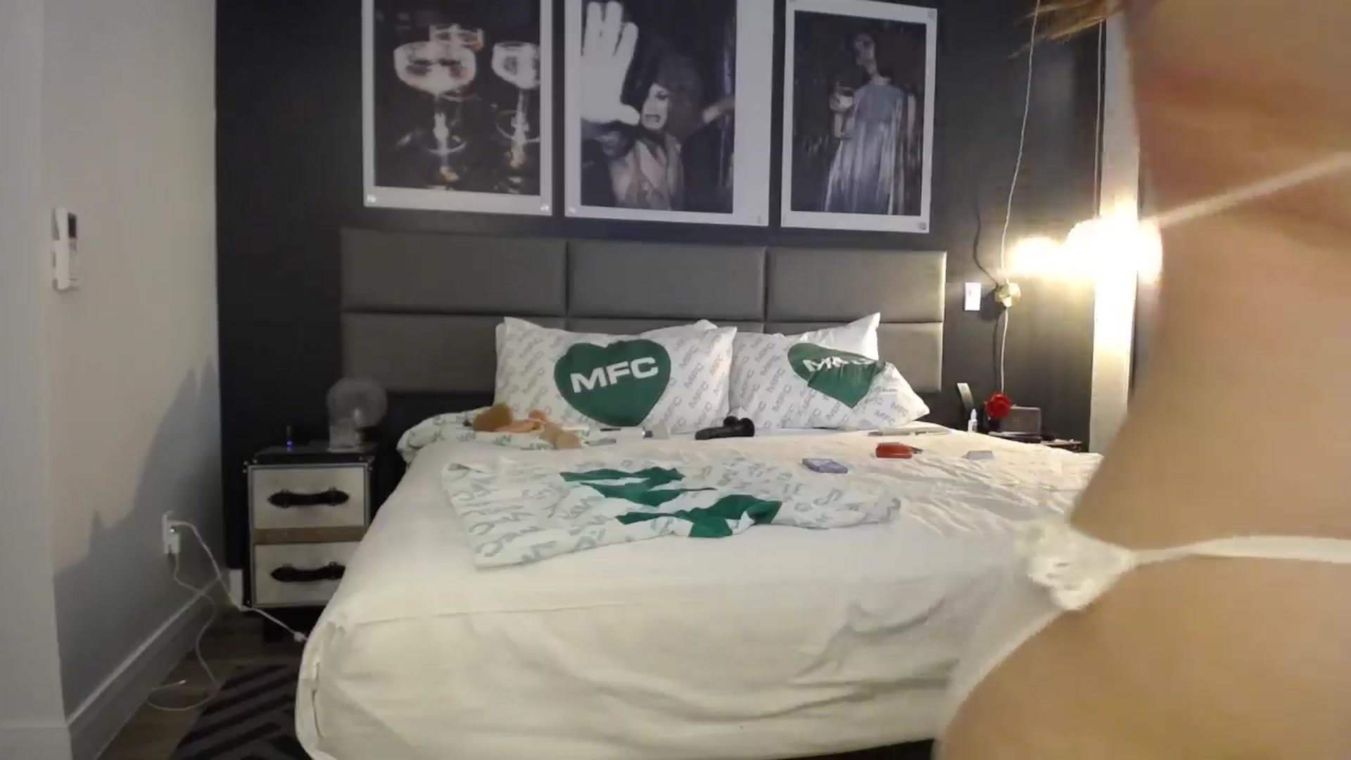 Gallery image thumbnail from Dollfacedangr's myfreecams stream on, 05/21/2024, 09:17 image 4 of 20