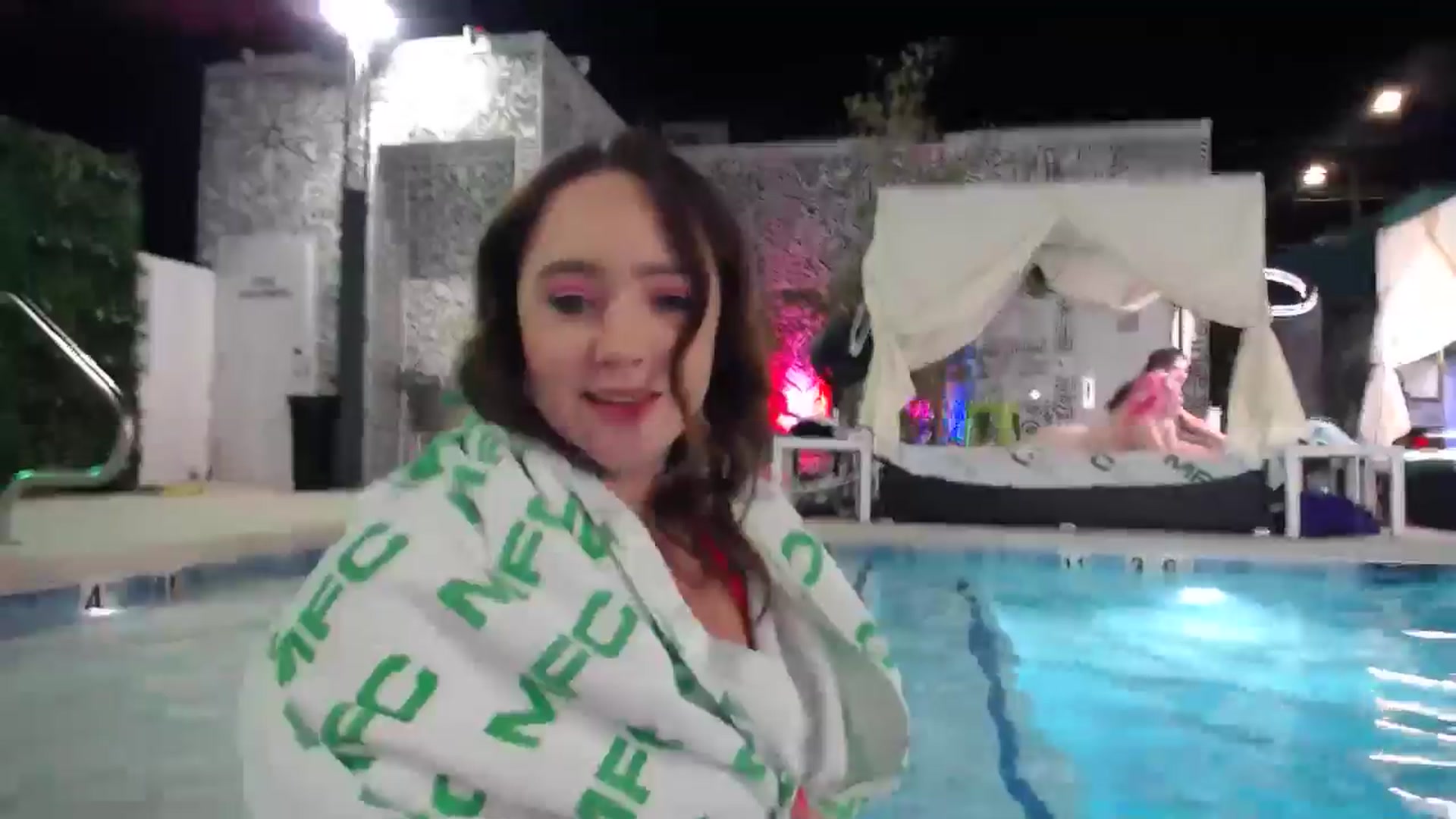 Gallery image thumbnail from Dollfacedangr's myfreecams stream on, 05/23/2024, 06:13 image 13 of 20