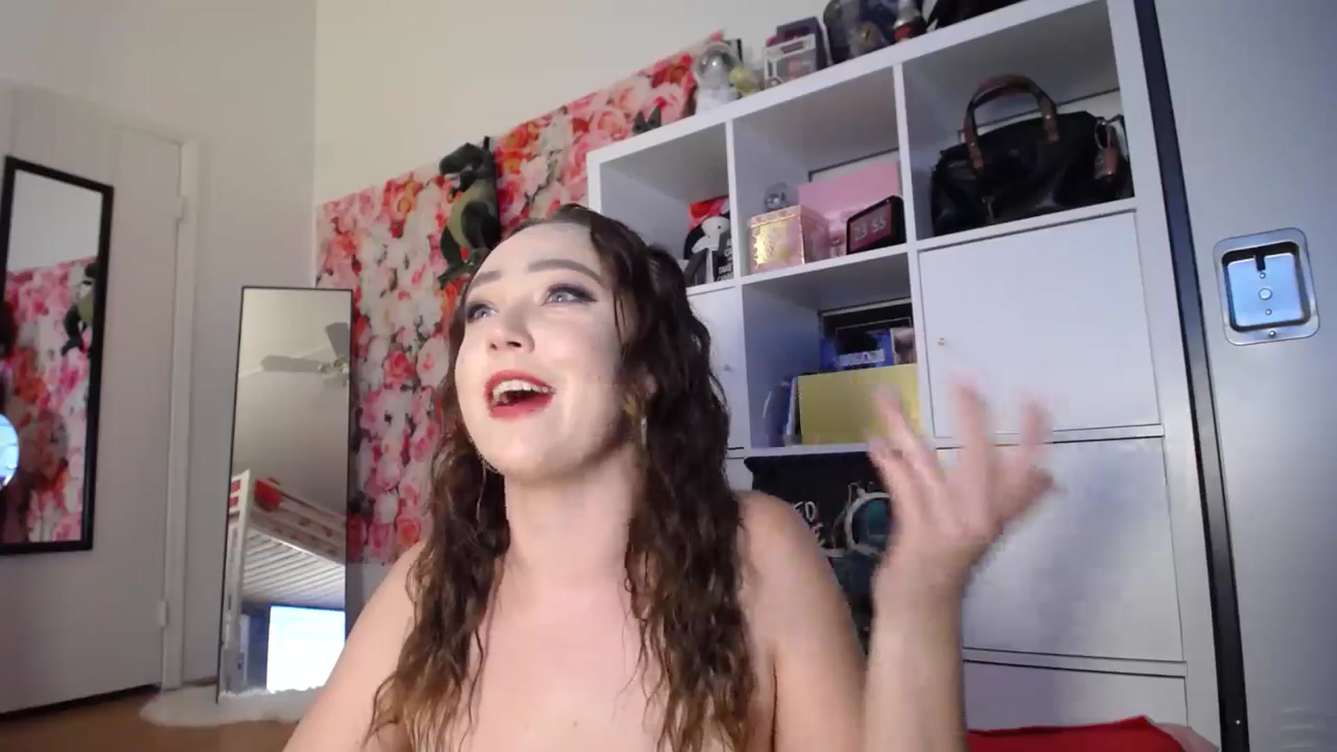 Gallery image thumbnail from Dollfacedangr's myfreecams stream on, 08/16/2024, 07:03 image 18 of 20