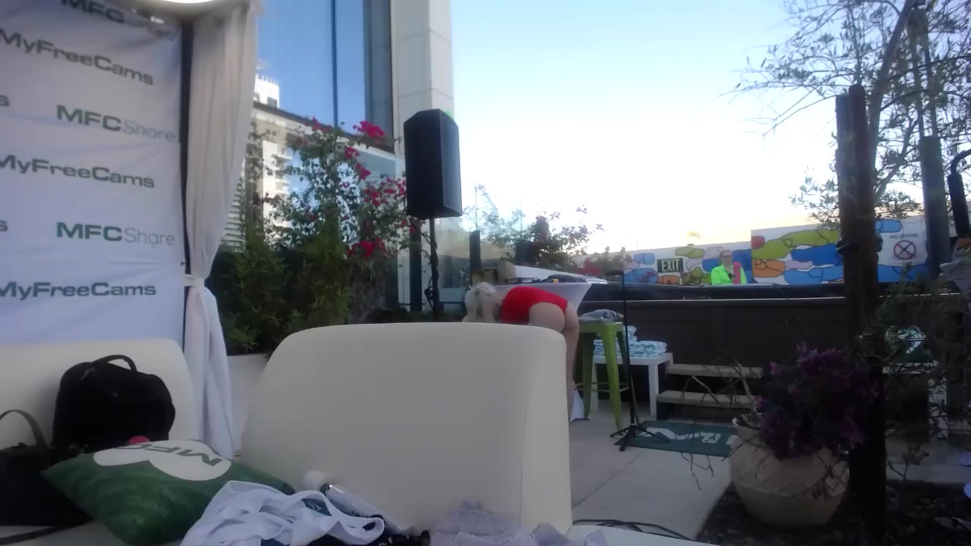 Gallery image thumbnail from Dollfacedangr's myfreecams stream on, 09/25/2024, 23:26 image 11 of 20
