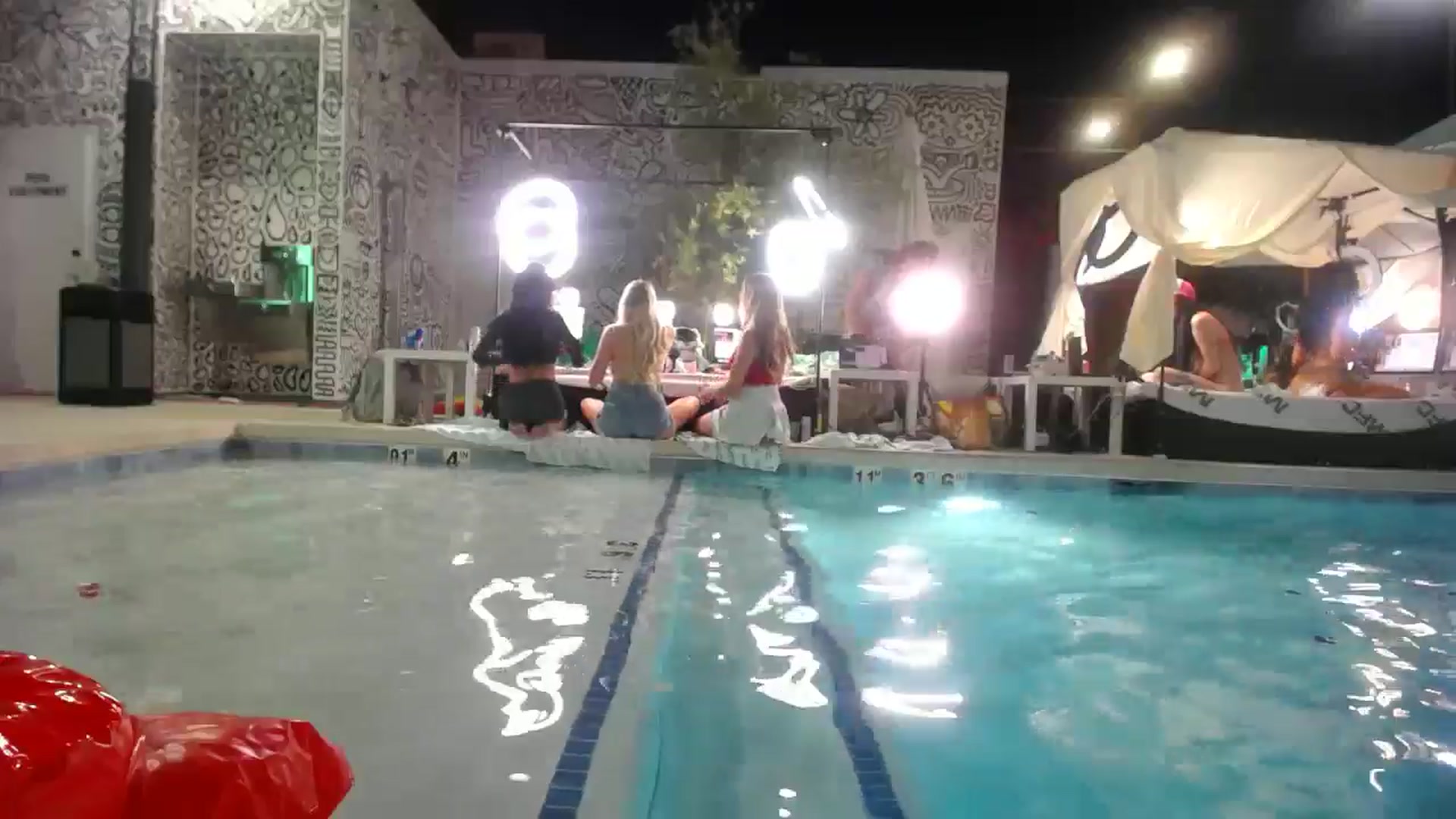 Gallery image thumbnail from Dollfacedangr's myfreecams stream on, 09/26/2024, 02:03 image 17 of 20