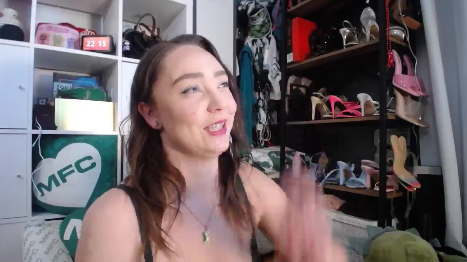 Gallery image thumbnail from Dollfacedangr's myfreecams stream on, 11/05/2024, 07:10 image 6 of 20