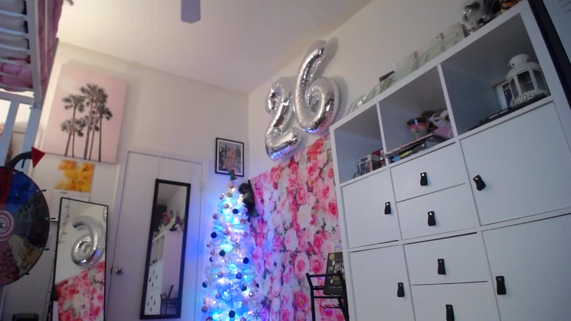 Gallery image thumbnail from Dollfacedangr's myfreecams stream on, 12/22/2024, 04:37 image 4 of 20