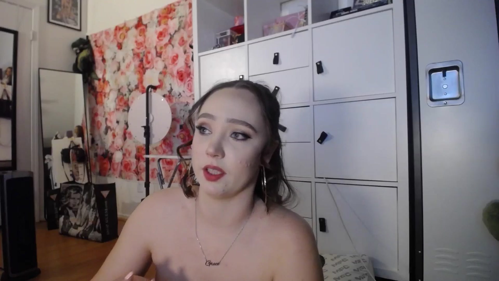 Gallery image thumbnail from Dollfacedangr's myfreecams stream on, 01/12/2025, 10:01 image 8 of 20