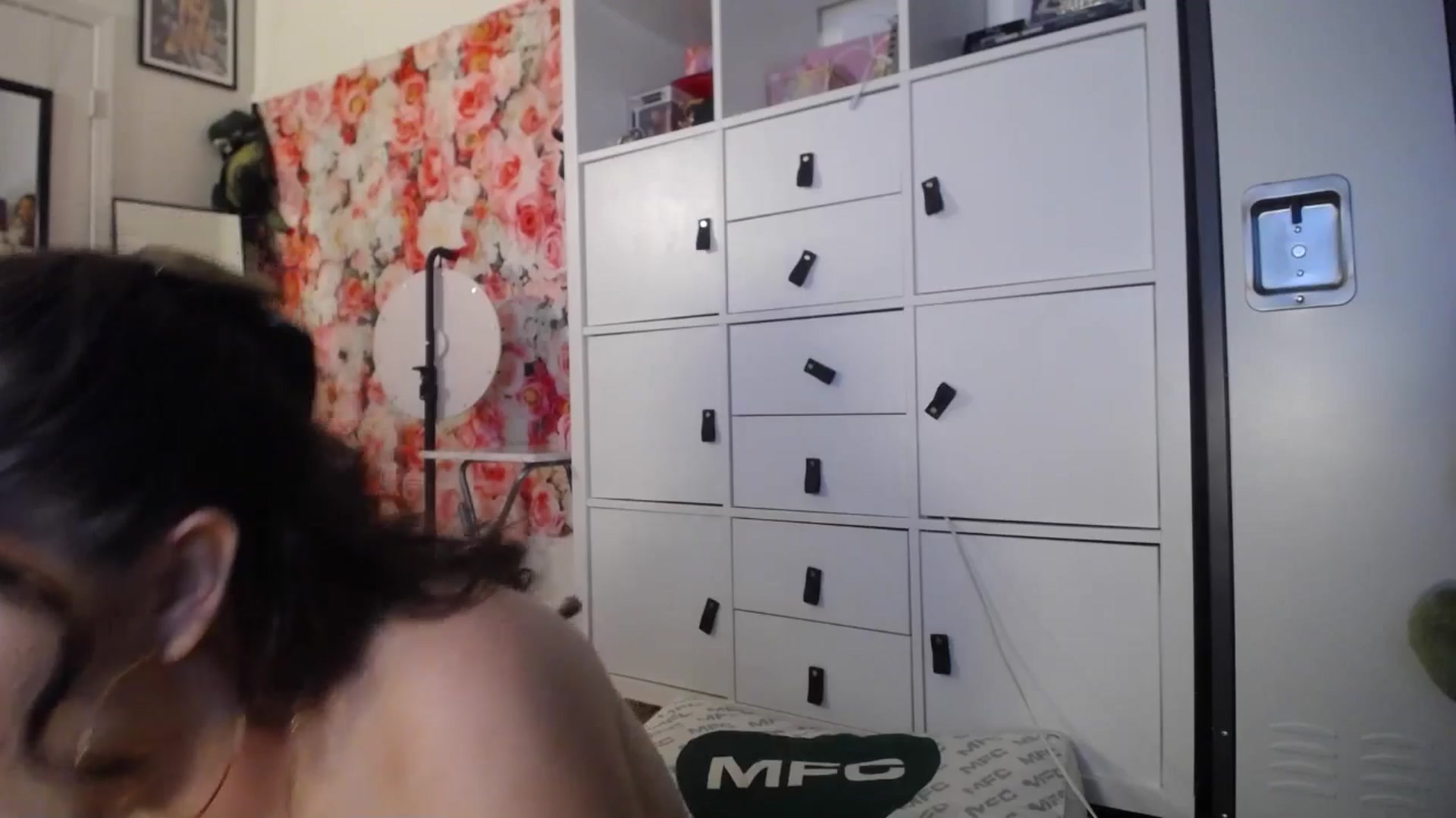 Gallery image thumbnail from Dollfacedangr's myfreecams stream on, 01/12/2025, 10:01 image 13 of 20