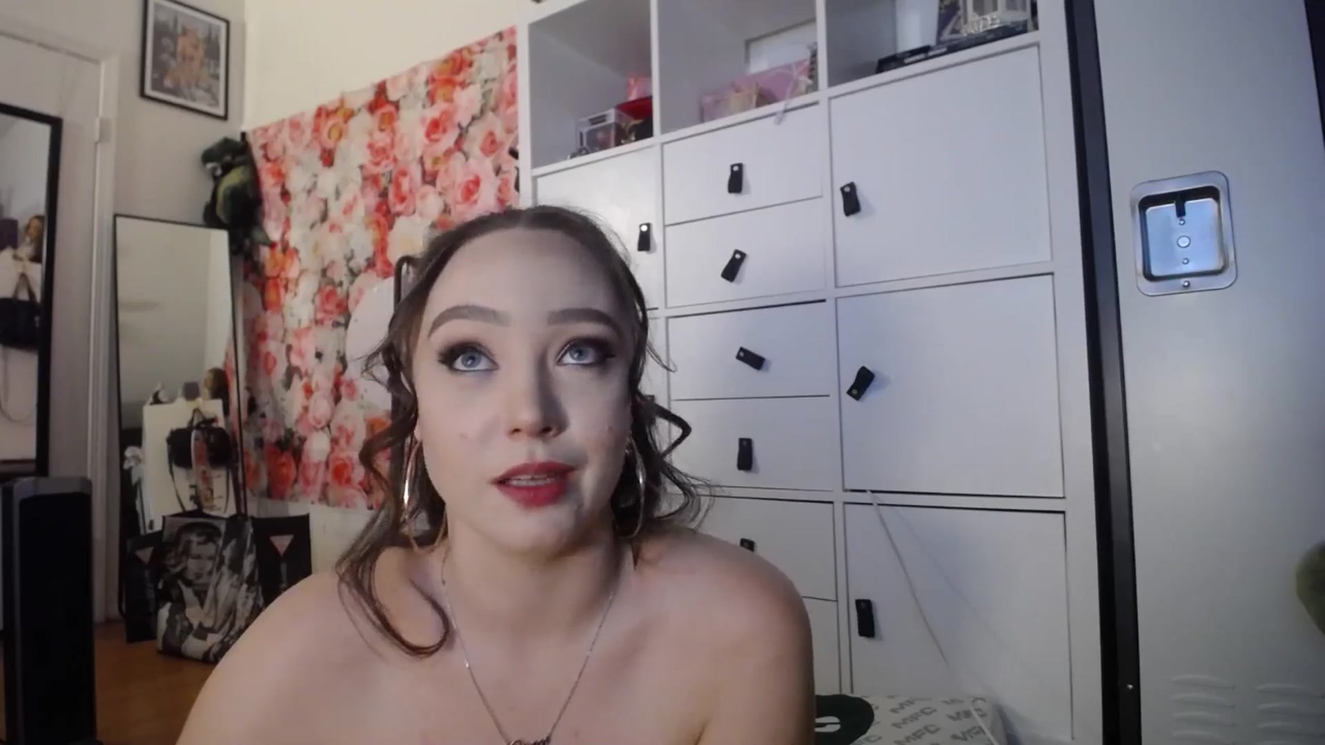 Gallery image thumbnail from Dollfacedangr's myfreecams stream on, 01/12/2025, 10:01 image 2 of 20