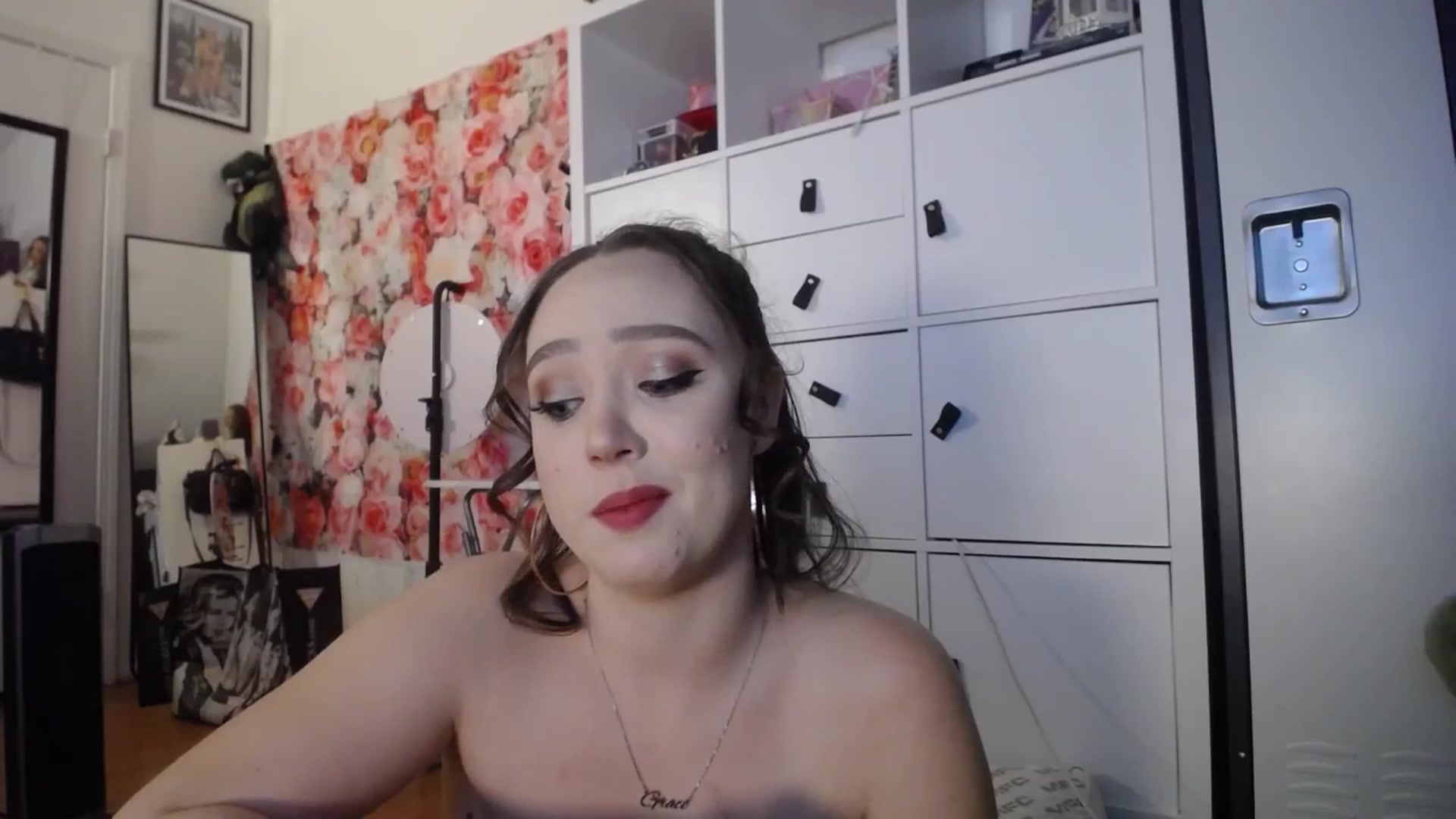Gallery image thumbnail from Dollfacedangr's myfreecams stream on, 01/12/2025, 10:01 image 4 of 20