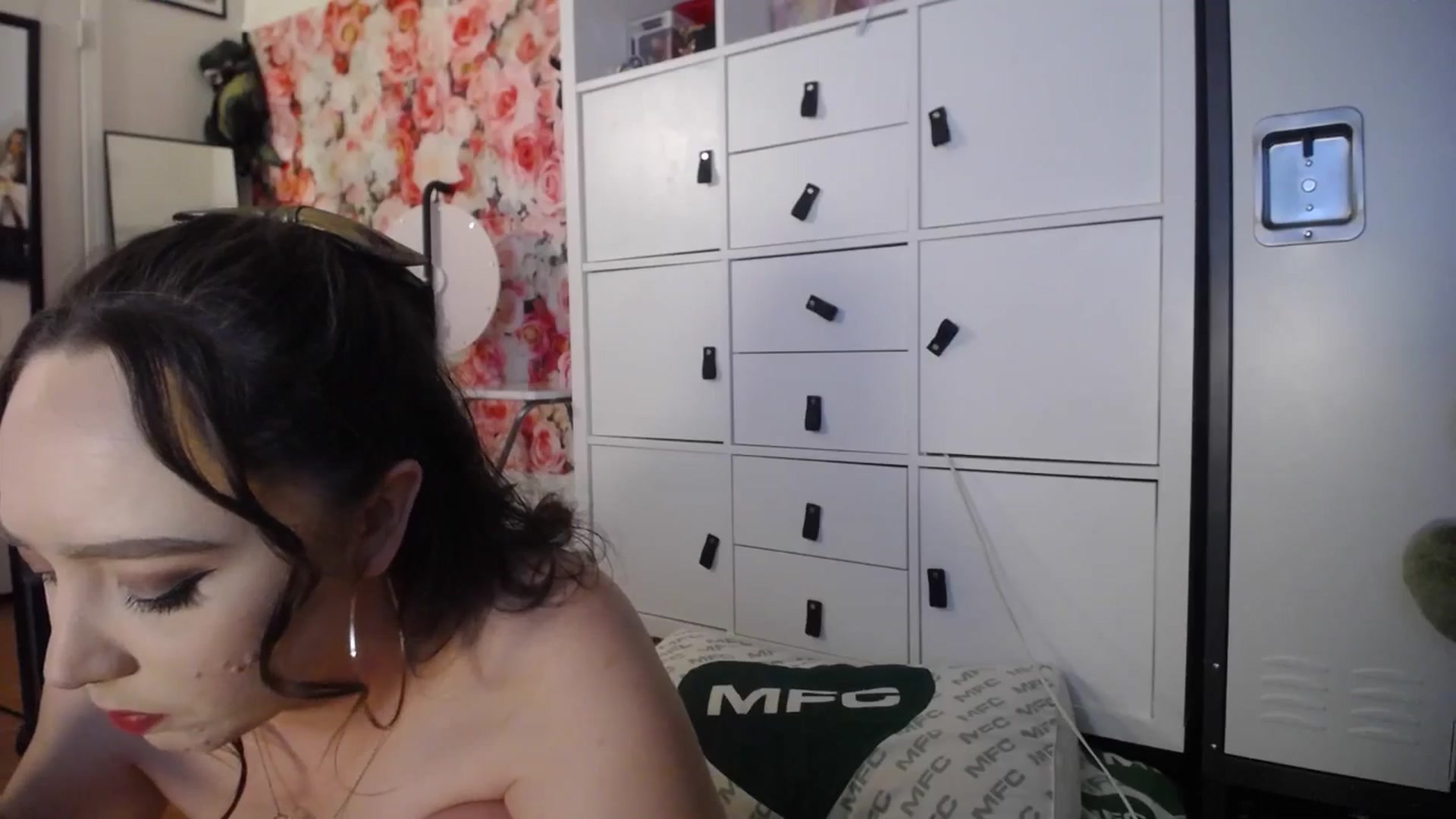 Gallery image thumbnail from Dollfacedangr's myfreecams stream on, 01/12/2025, 10:01 image 14 of 20