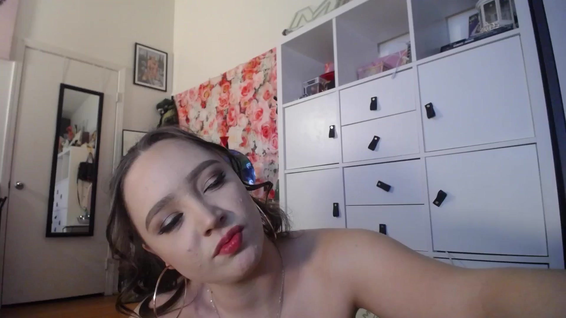 Gallery image thumbnail from Dollfacedangr's myfreecams stream on, 01/12/2025, 10:26 image 10 of 20