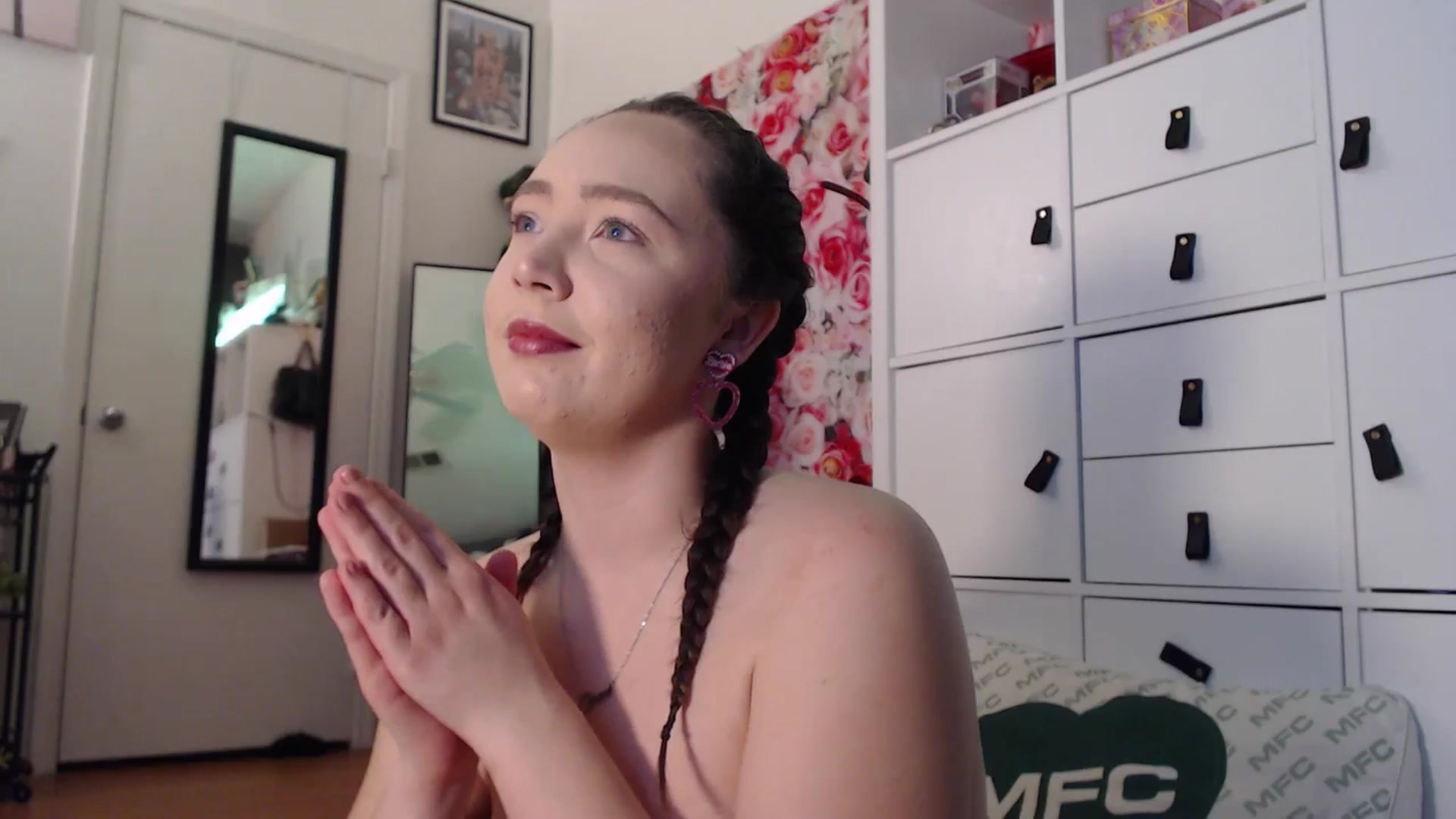 Gallery image thumbnail from Dollfacedangr's myfreecams stream on, 02/19/2025, 05:26 image 20 of 20