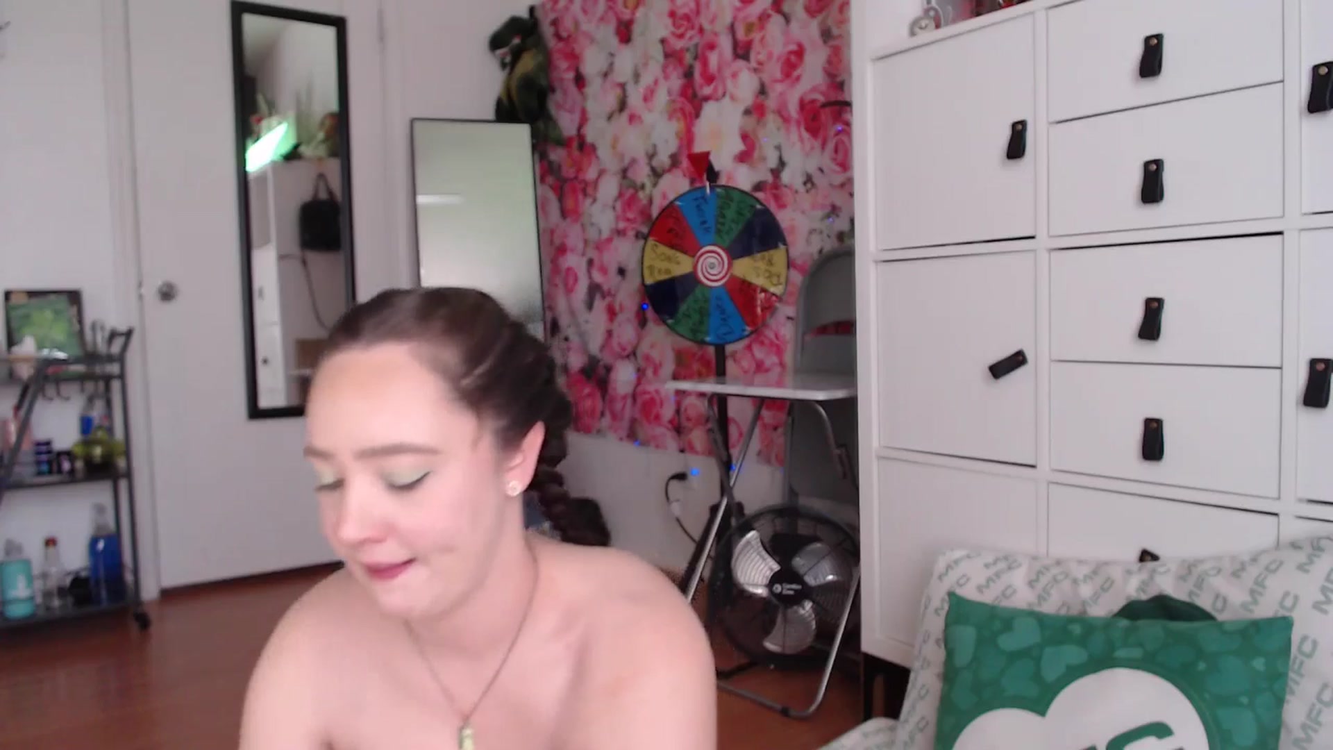 Gallery image thumbnail from Dollfacedangr's myfreecams stream on, 03/17/2025, 23:47 image 9 of 20