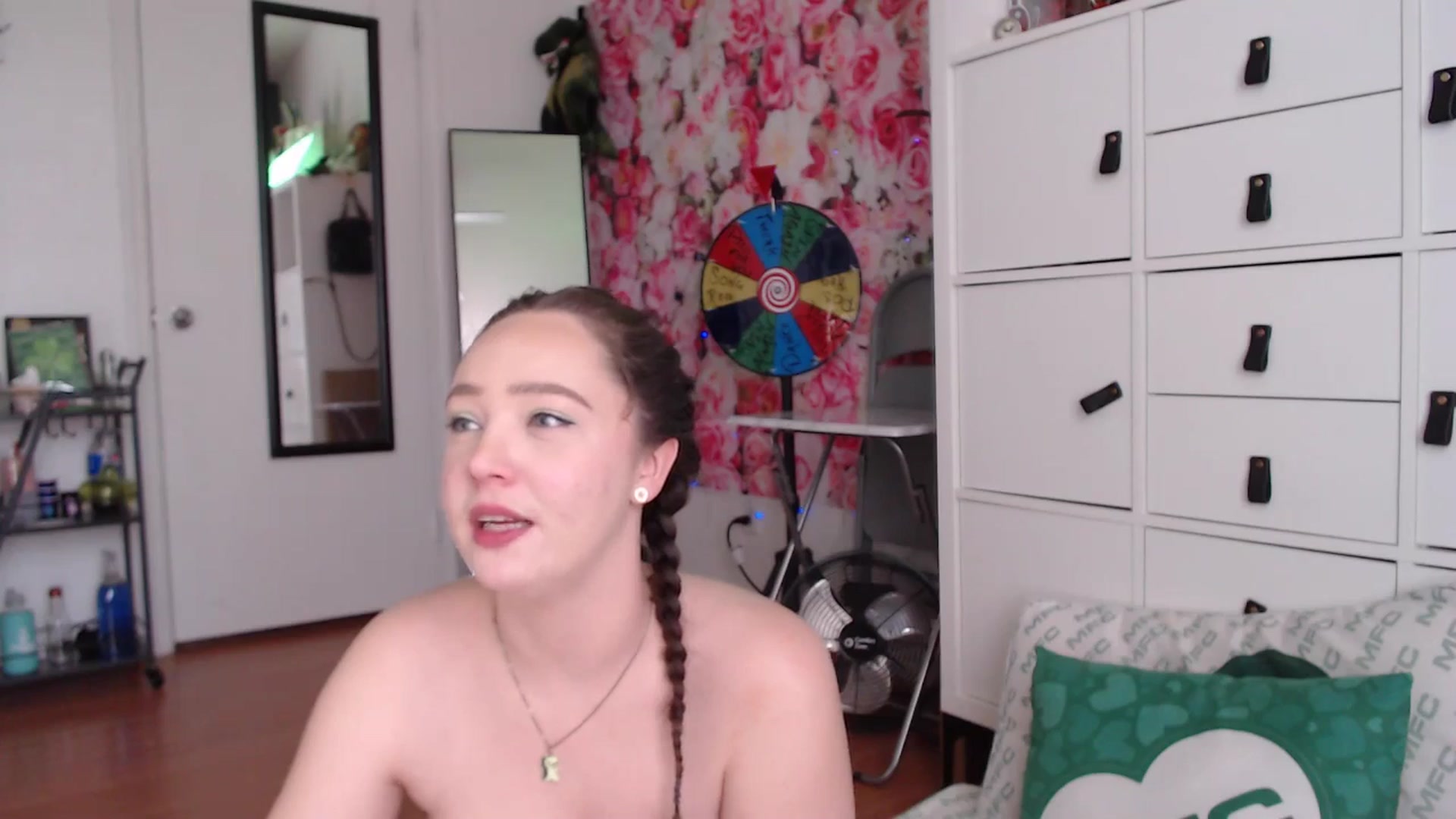 Gallery image thumbnail from Dollfacedangr's myfreecams stream on, 03/17/2025, 23:47 image 10 of 20