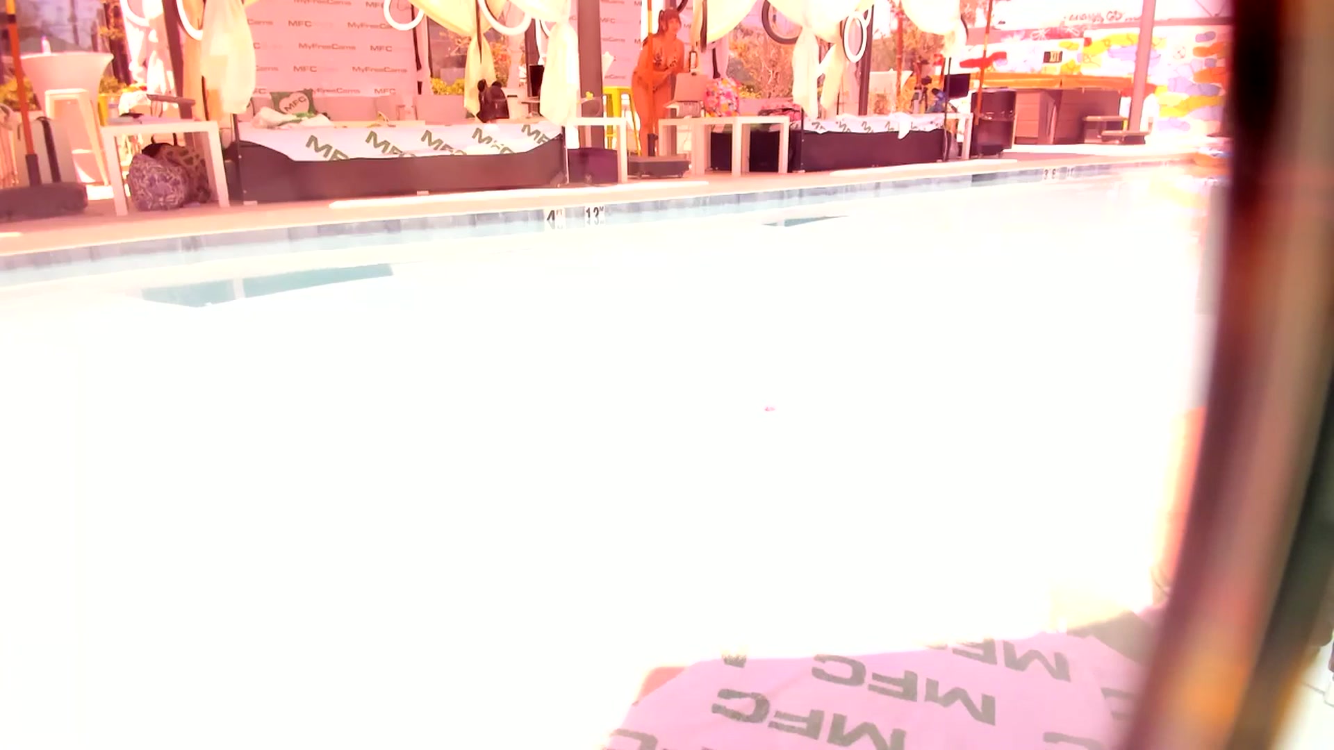 Gallery image thumbnail from Dollfacedangr's myfreecams stream on, 05/20/2025, 20:21 image 9 of 20