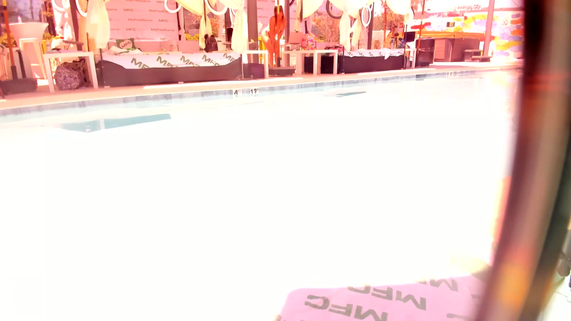 Gallery image thumbnail from Dollfacedangr's myfreecams stream on, 05/20/2025, 20:21 image 12 of 20