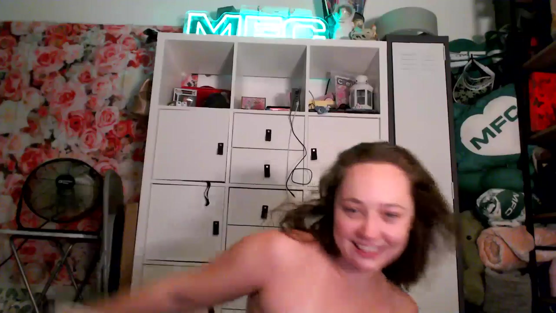 Gallery image thumbnail from Dollfacedangr's myfreecams stream on, 07/01/2025, 09:19 image 12 of 20