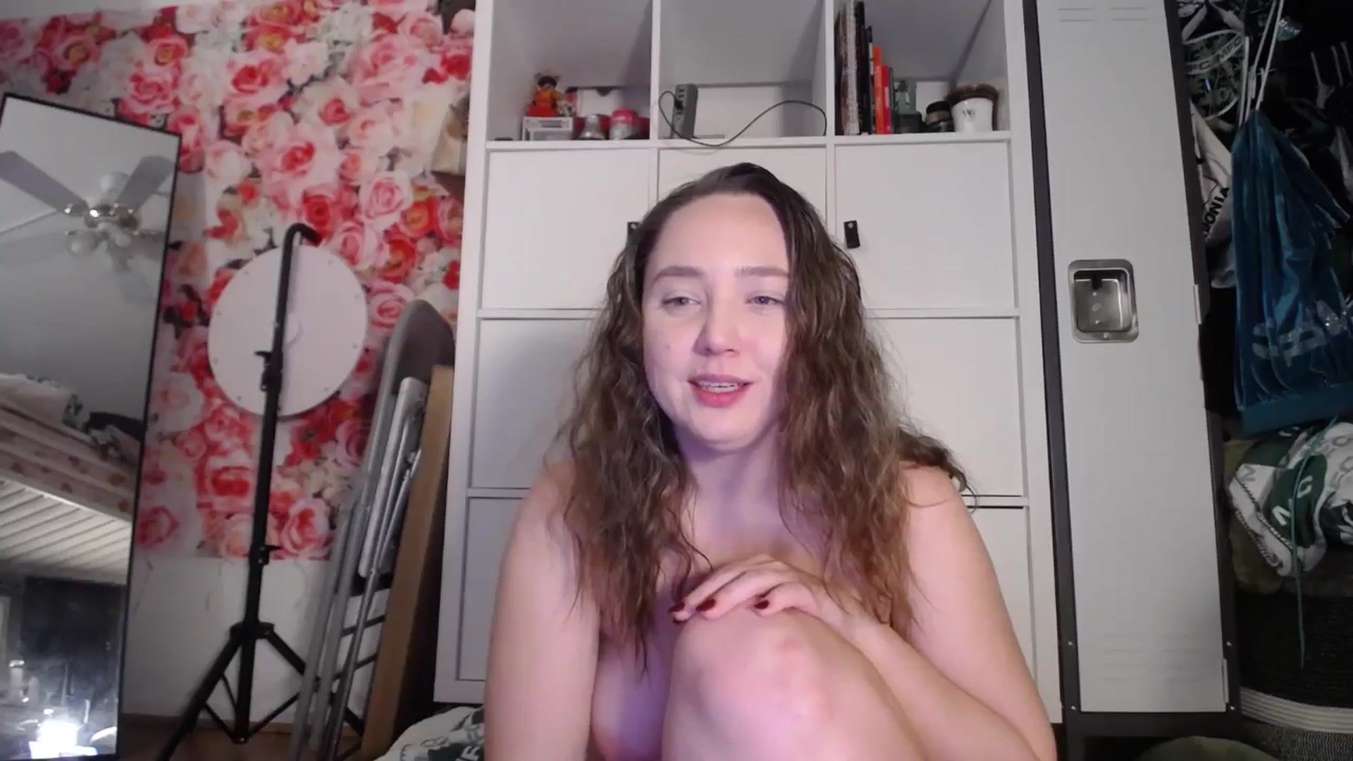 Gallery image thumbnail from Dollfacedangr's myfreecams stream on, 01/13/2026, 06:55 image 12 of 20