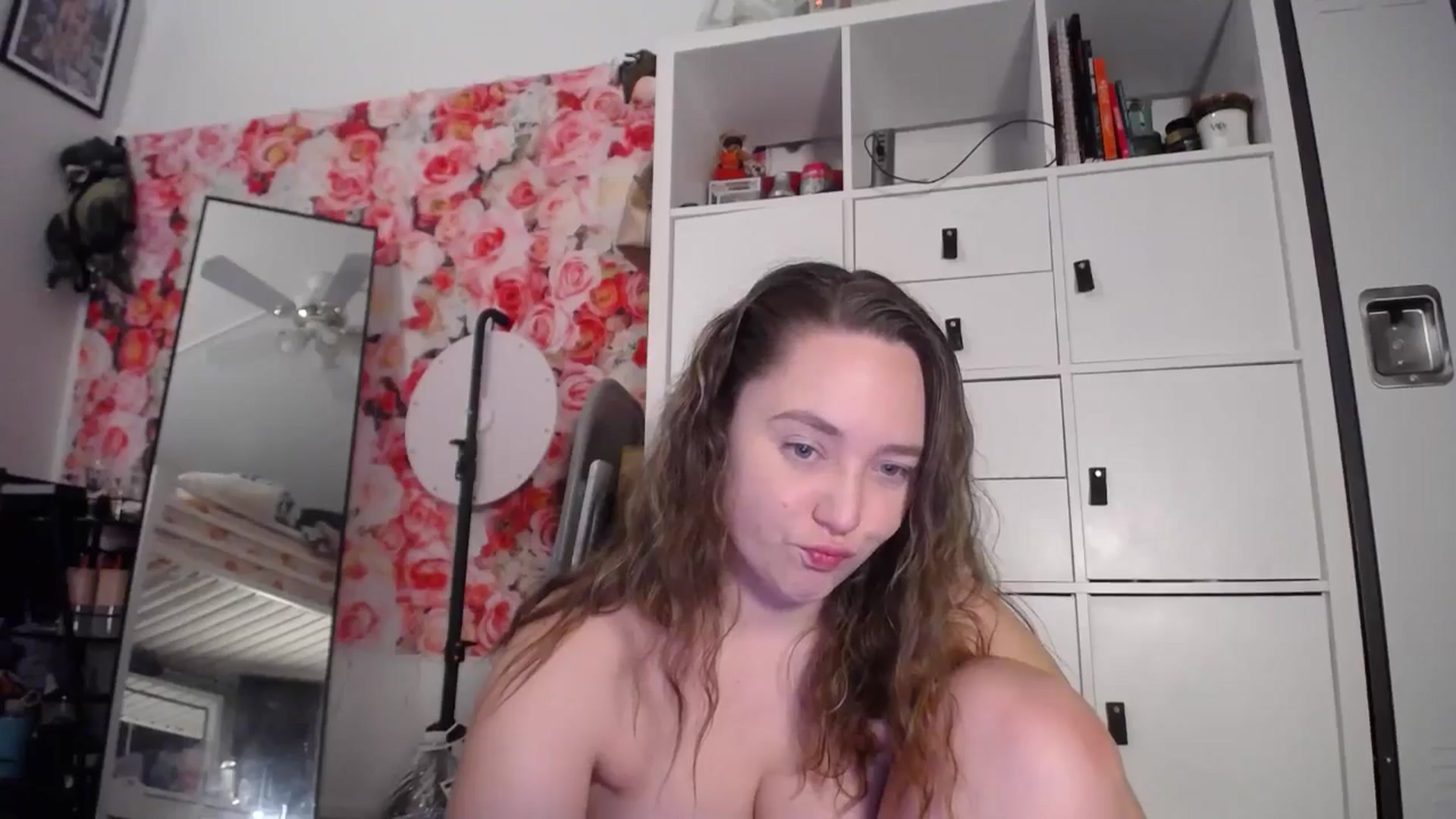 Gallery image thumbnail from Dollfacedangr's myfreecams stream on, 01/13/2026, 08:32 image 18 of 20
