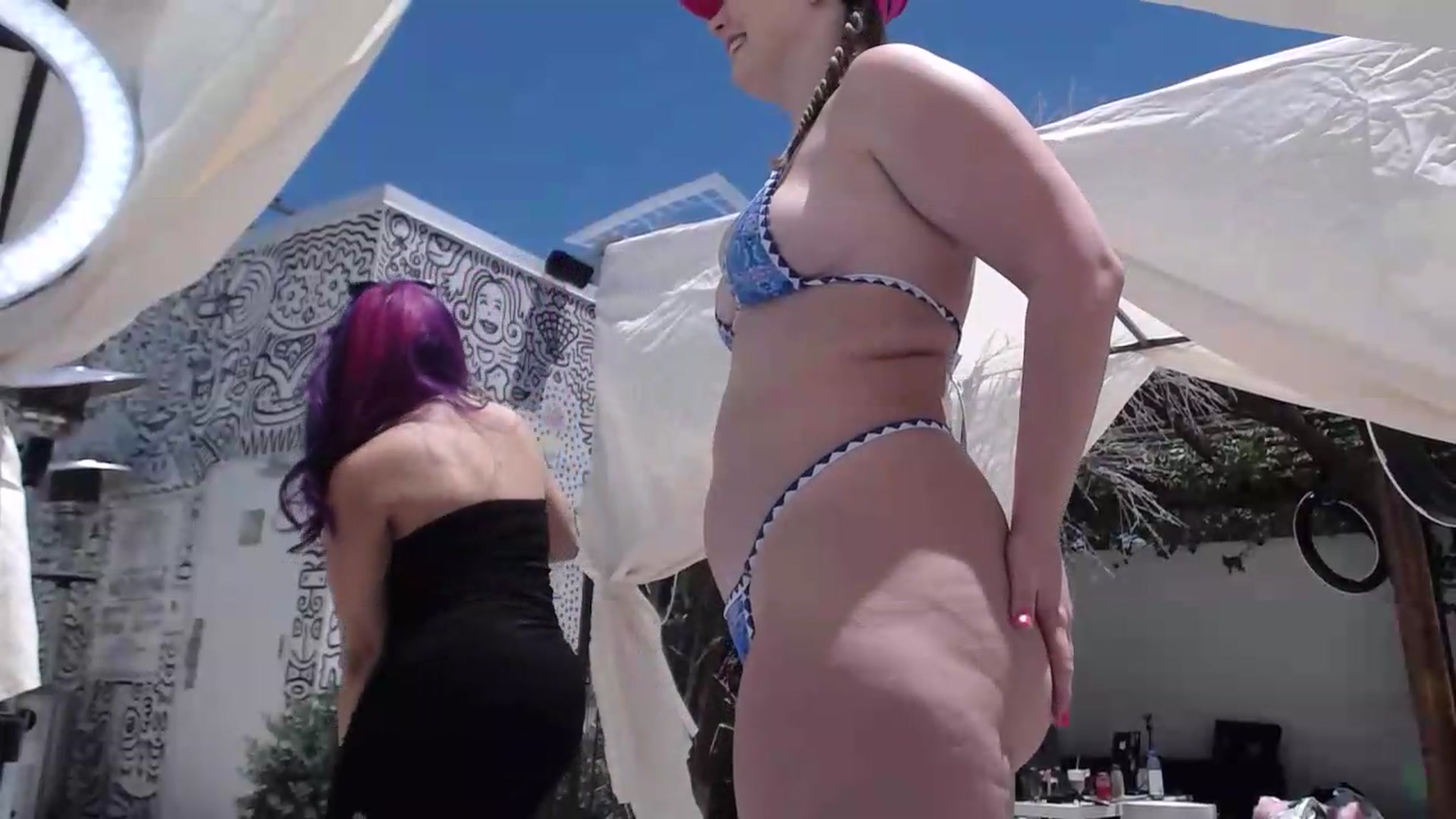 Gallery image thumbnail from Dollfacedangr's myfreecams stream on, 05/19/2026, 19:38 image 16 of 20