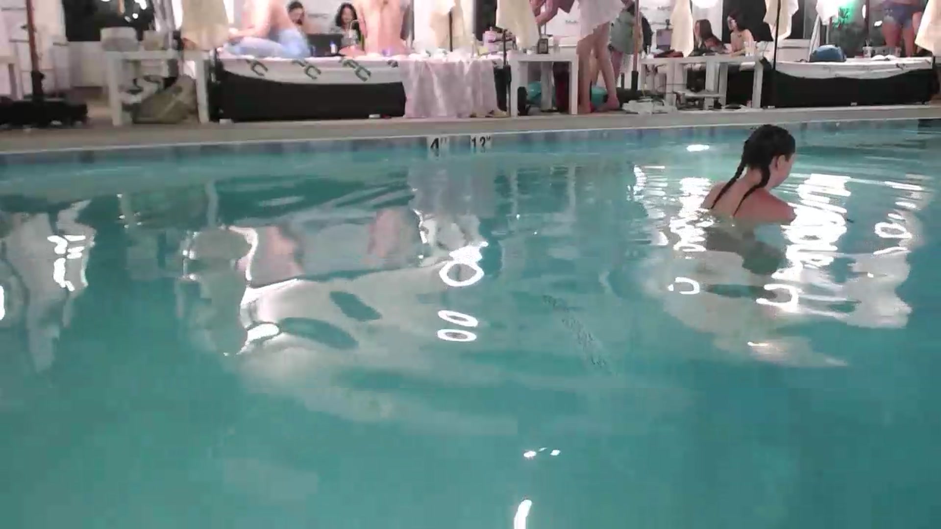 Gallery image thumbnail from Dollfacedangr's myfreecams stream on, 05/20/2026, 06:01 image 10 of 20