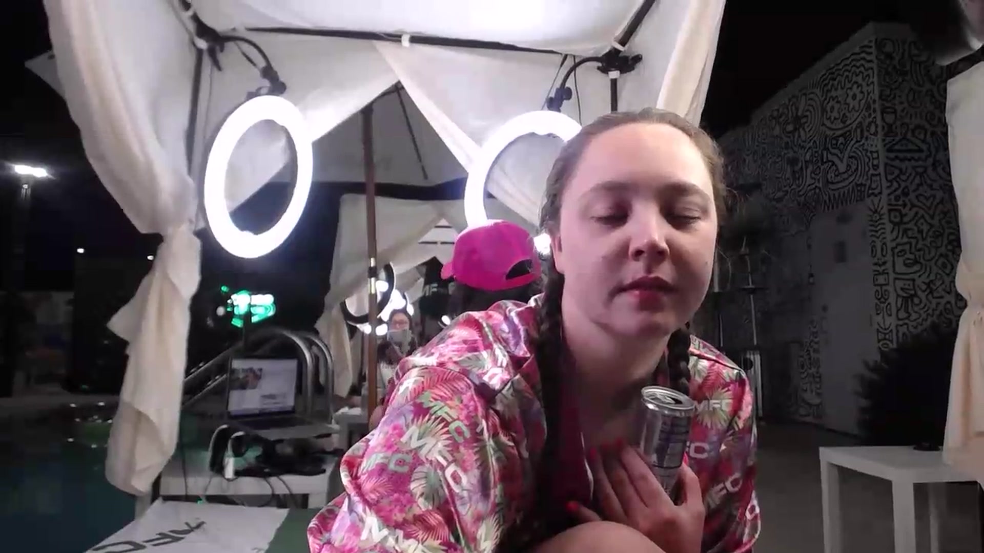 Gallery image thumbnail from Dollfacedangr's myfreecams stream on, 05/20/2026, 06:01 image 19 of 20