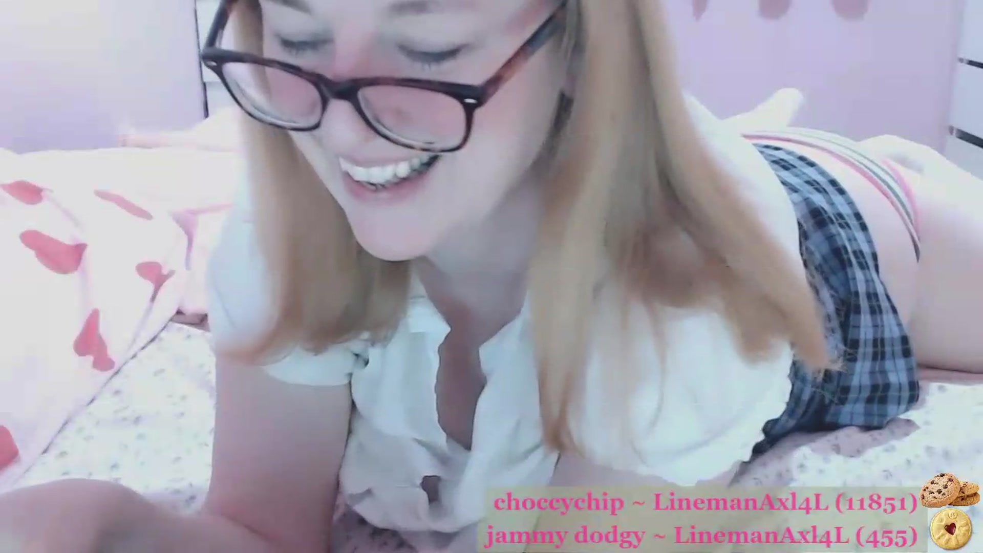 Gallery image thumbnail from DollyDaydream's myfreecams stream on, 05/12/2026, 21:53 image 18 of 20
