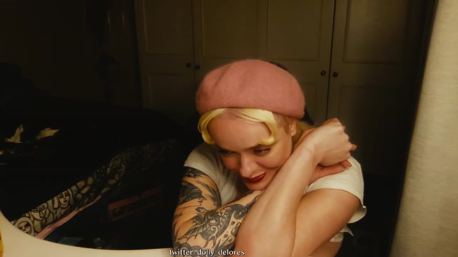 Gallery image thumbnail from DollyDelores's myfreecams stream on, 07/19/2023, 14:45 image 4 of 20