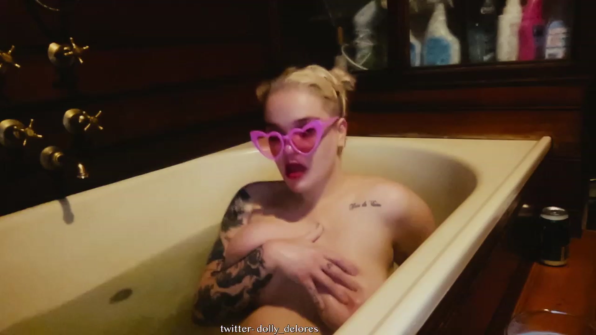 Gallery image thumbnail from DollyDelores's myfreecams stream on, 07/23/2023, 18:41 image 8 of 20