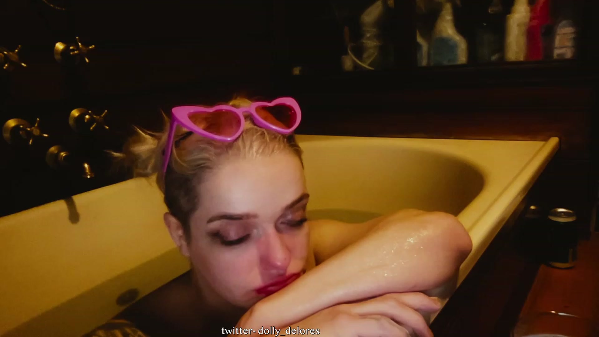 Gallery image thumbnail from DollyDelores's myfreecams stream on, 07/23/2023, 18:41 image 9 of 20