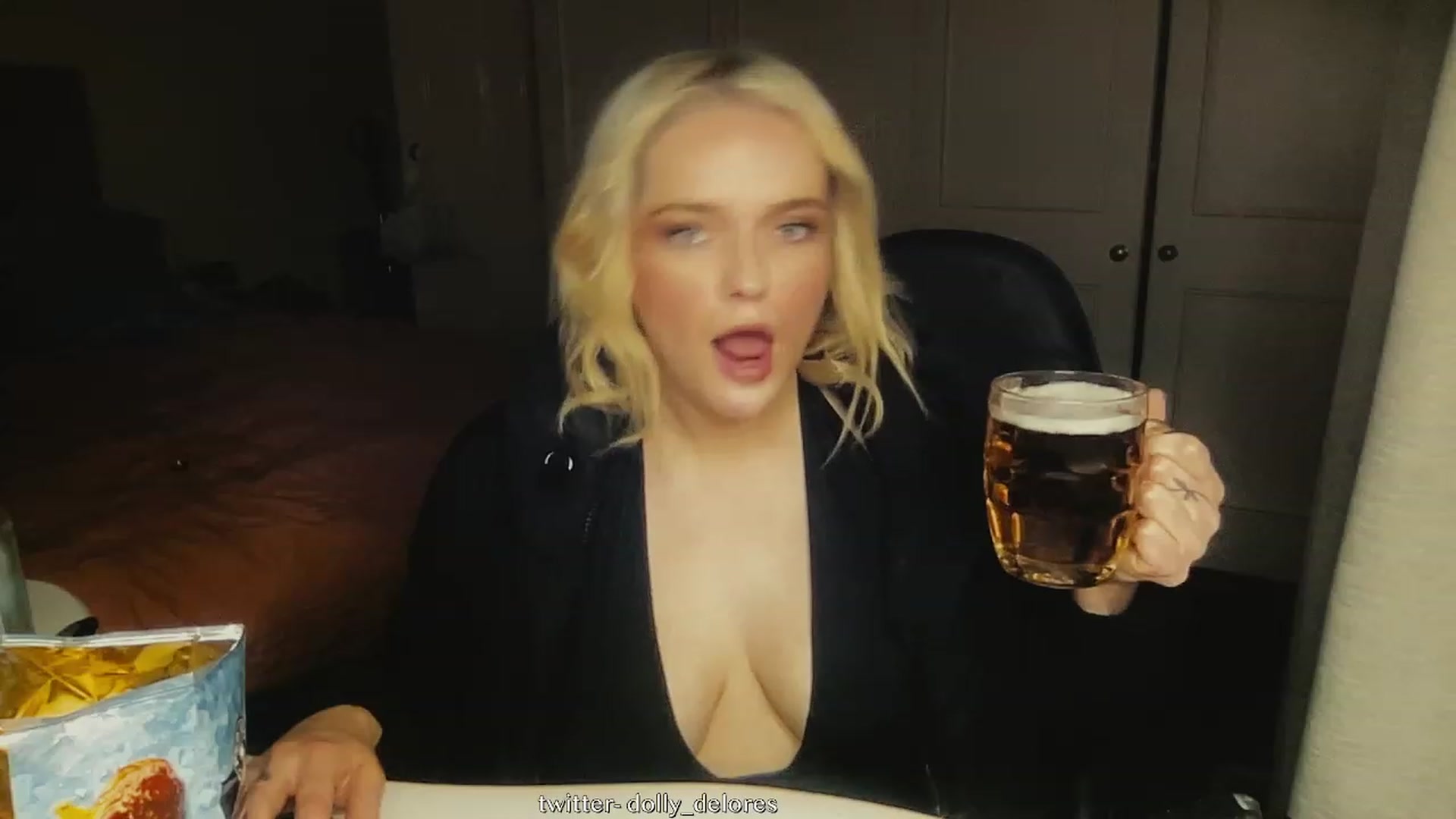 Gallery image thumbnail from DollyDelores's myfreecams stream on, 07/28/2023, 10:42 image 12 of 20