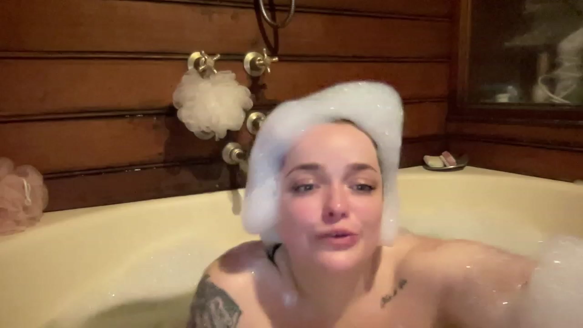 Gallery image thumbnail from DollyDelores's myfreecams stream on, 03/13/2024, 12:20 image 9 of 20