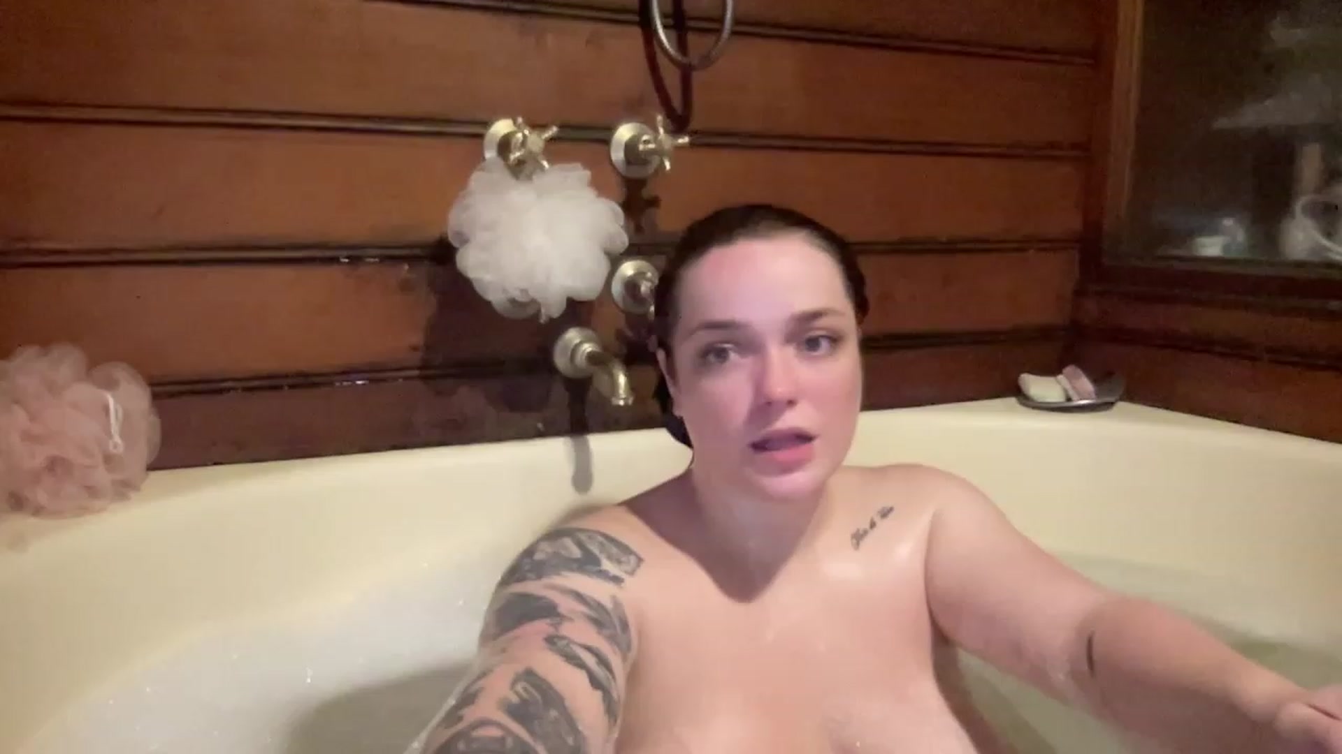 Gallery image thumbnail from DollyDelores's myfreecams stream on, 03/13/2024, 12:20 image 18 of 20