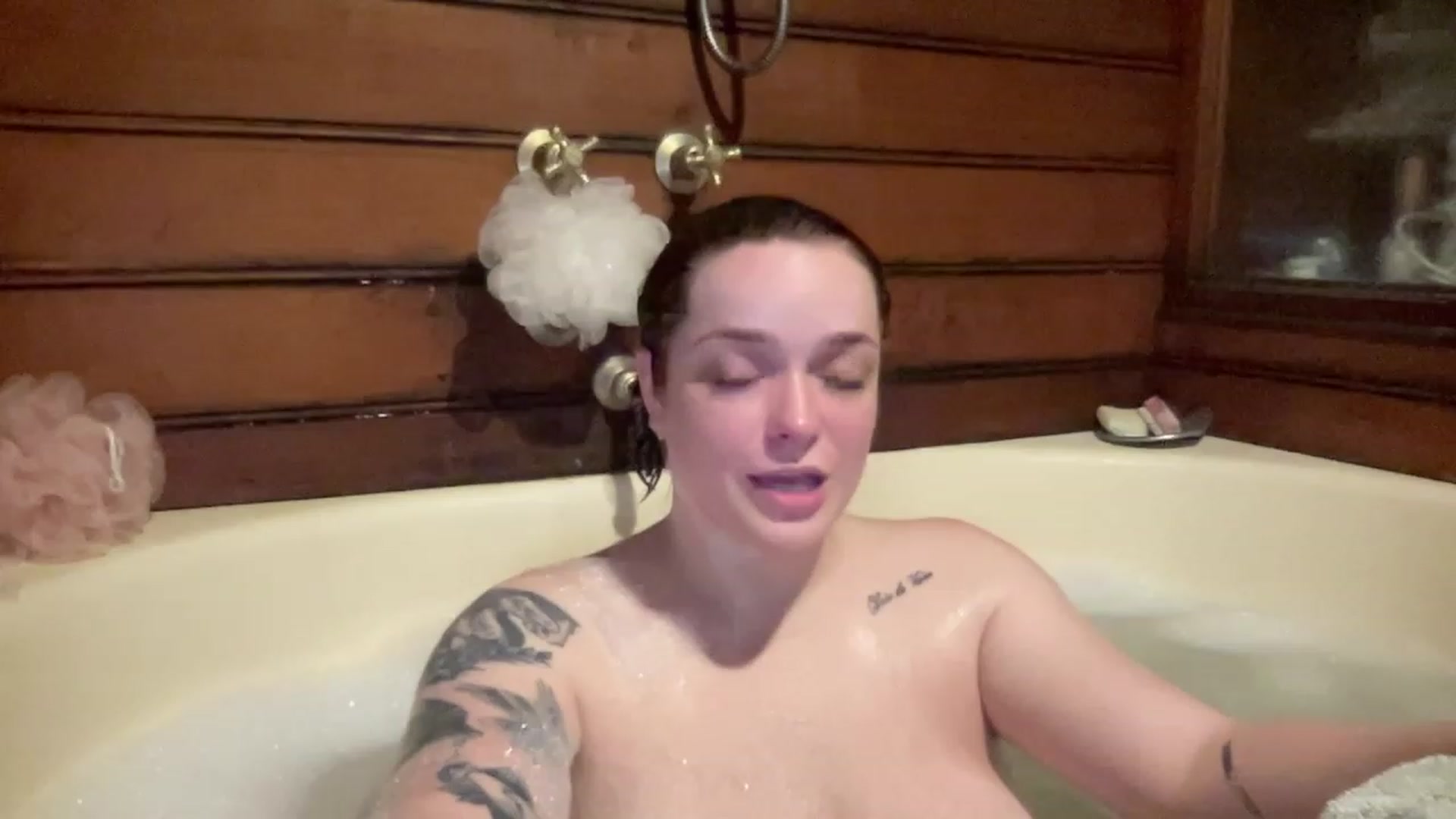 Gallery image thumbnail from DollyDelores's myfreecams stream on, 03/13/2024, 12:20 image 16 of 20