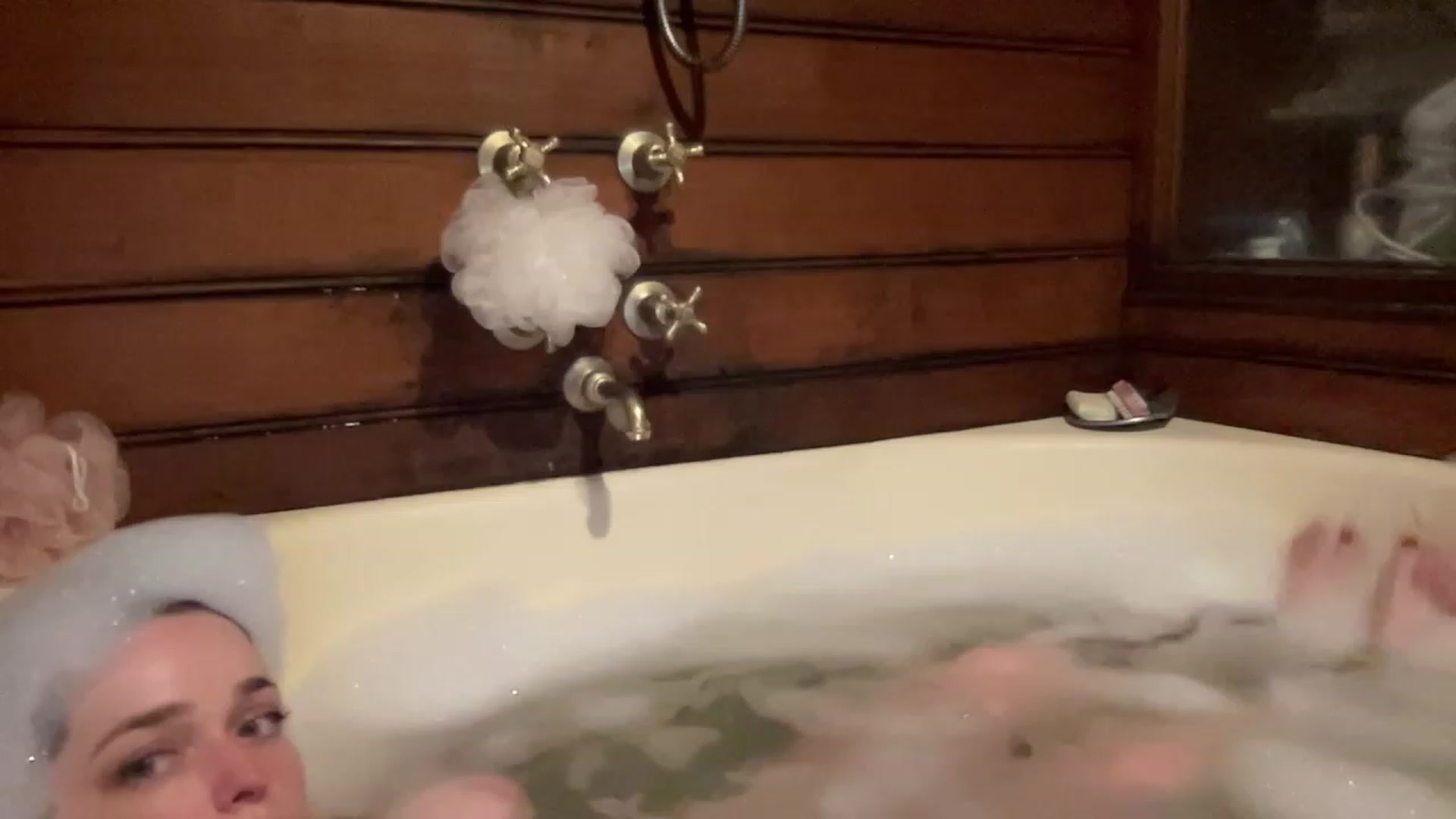 Gallery image thumbnail from DollyDelores's myfreecams stream on, 03/13/2024, 12:20 image 10 of 20