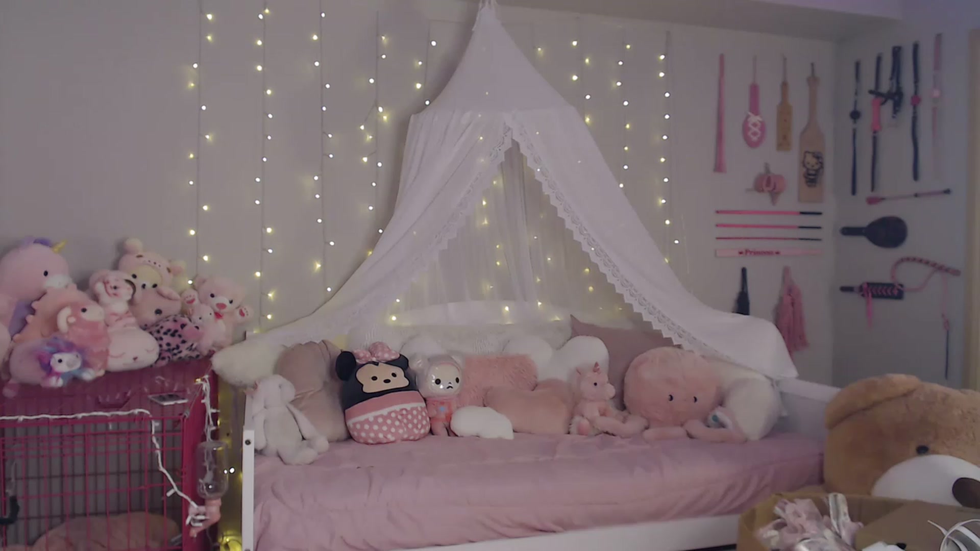 Gallery image thumbnail from DollyMattel's myfreecams stream on, 02/26/2023, 03:45 image 1 of 20