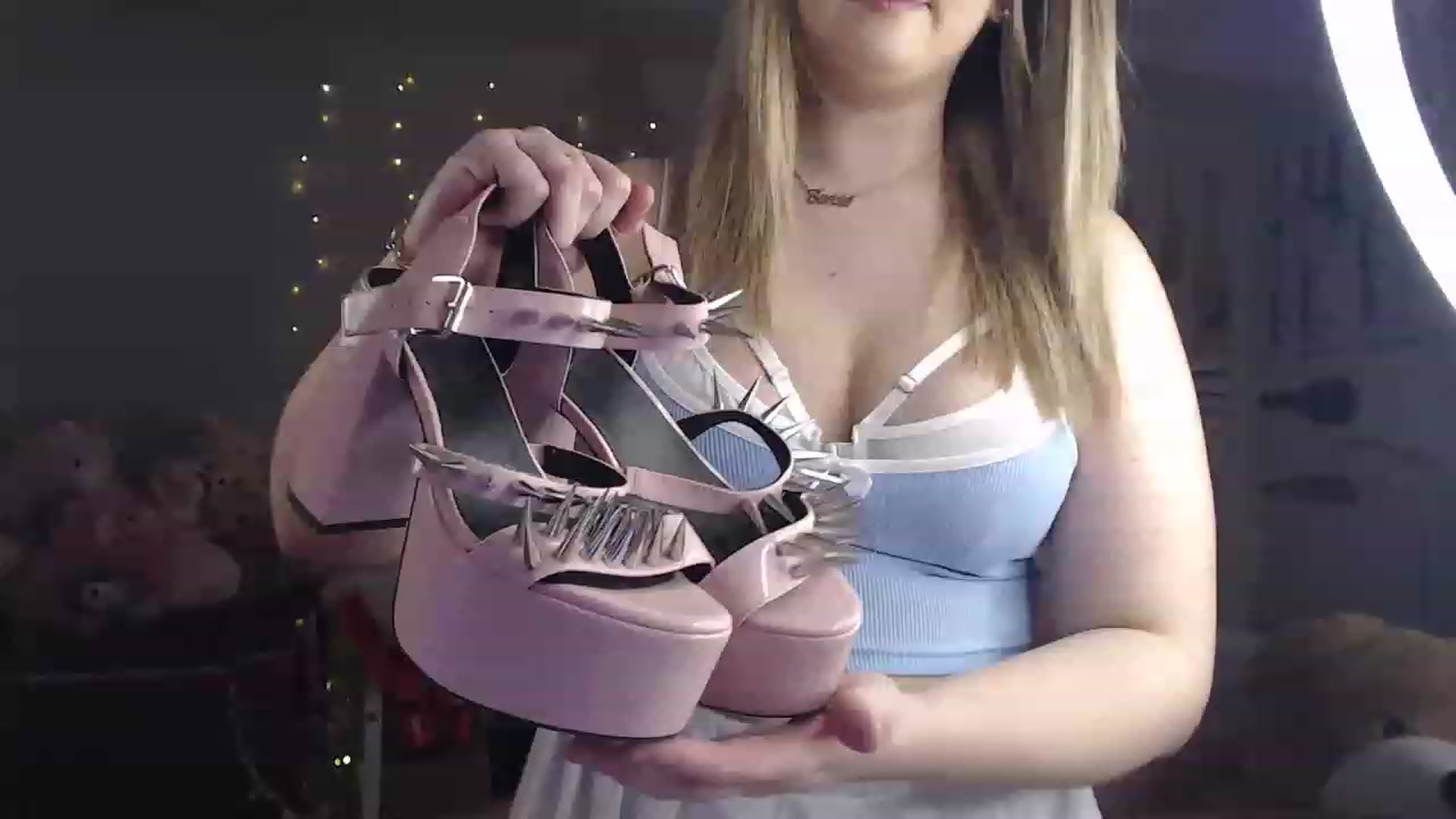 Gallery image thumbnail from DollyMattel's myfreecams stream on, 02/26/2023, 03:45 image 7 of 20