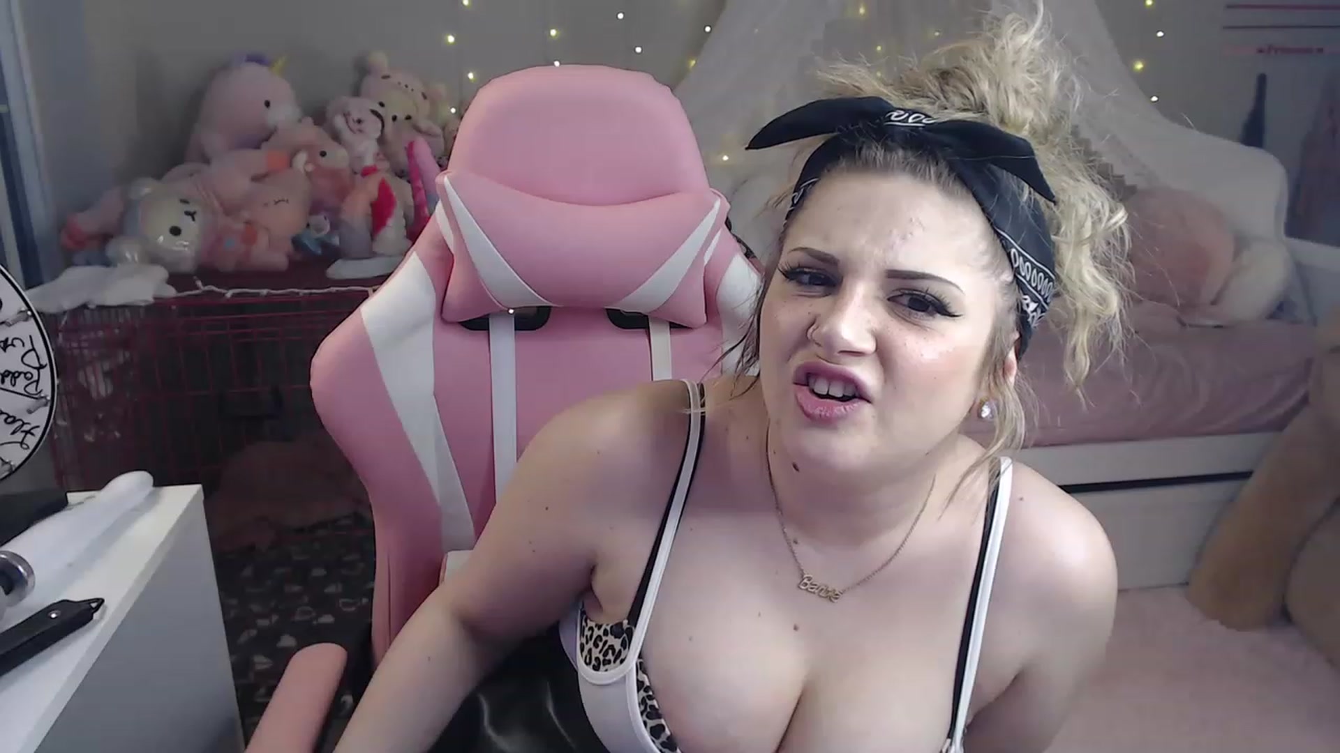Gallery image thumbnail from DollyMattel's myfreecams stream on, 03/19/2023, 03:05 image 4 of 20